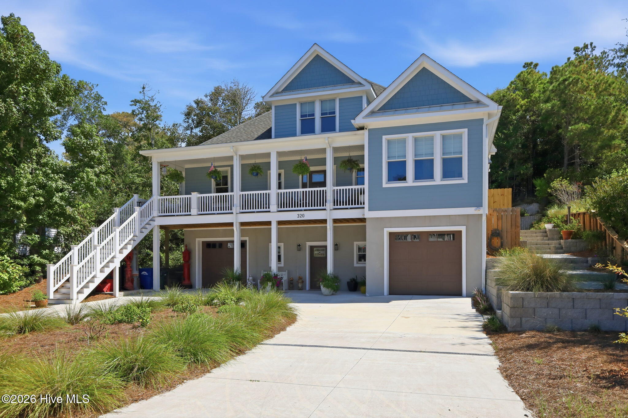 320 Cape Lookout Loop Property Photo 2