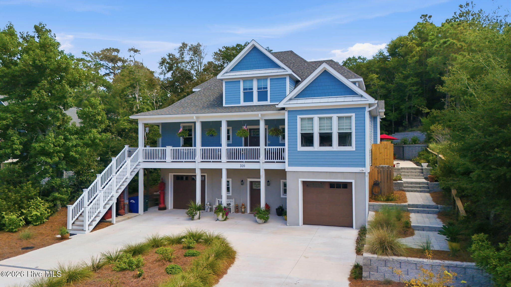 320 Cape Lookout Loop Property Photo 4