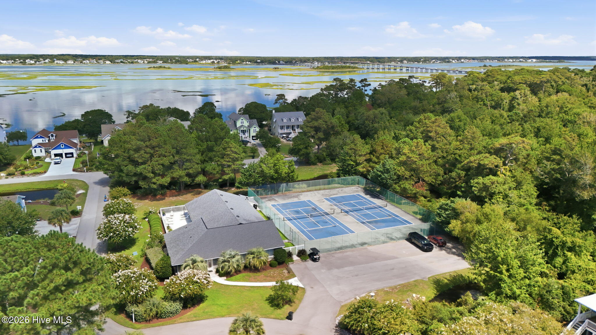 320 Cape Lookout Loop Property Photo 9