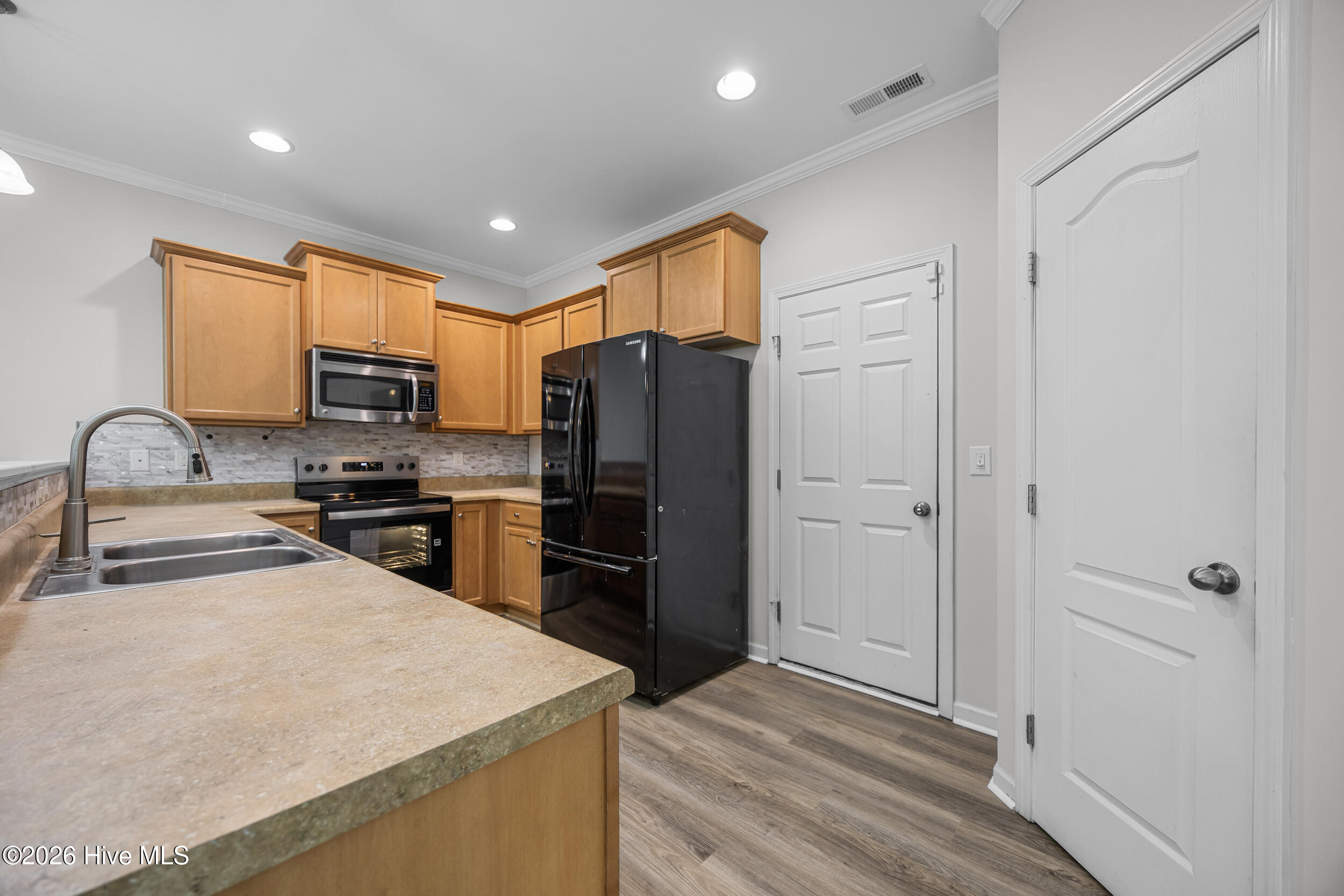 525 Shelmore Lane Property Photo 17
