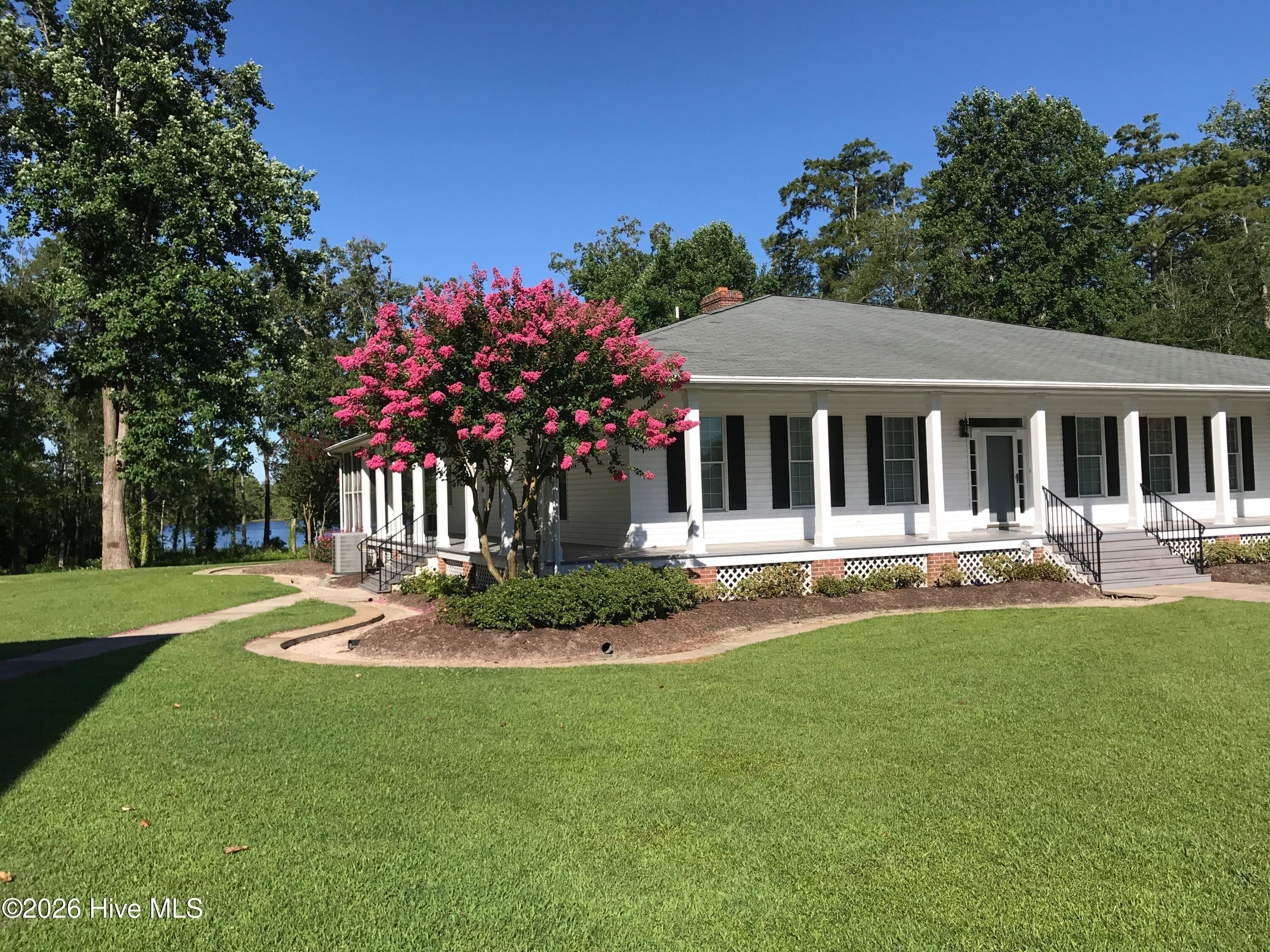 199 Knowles Landing Drive Property Photo 1