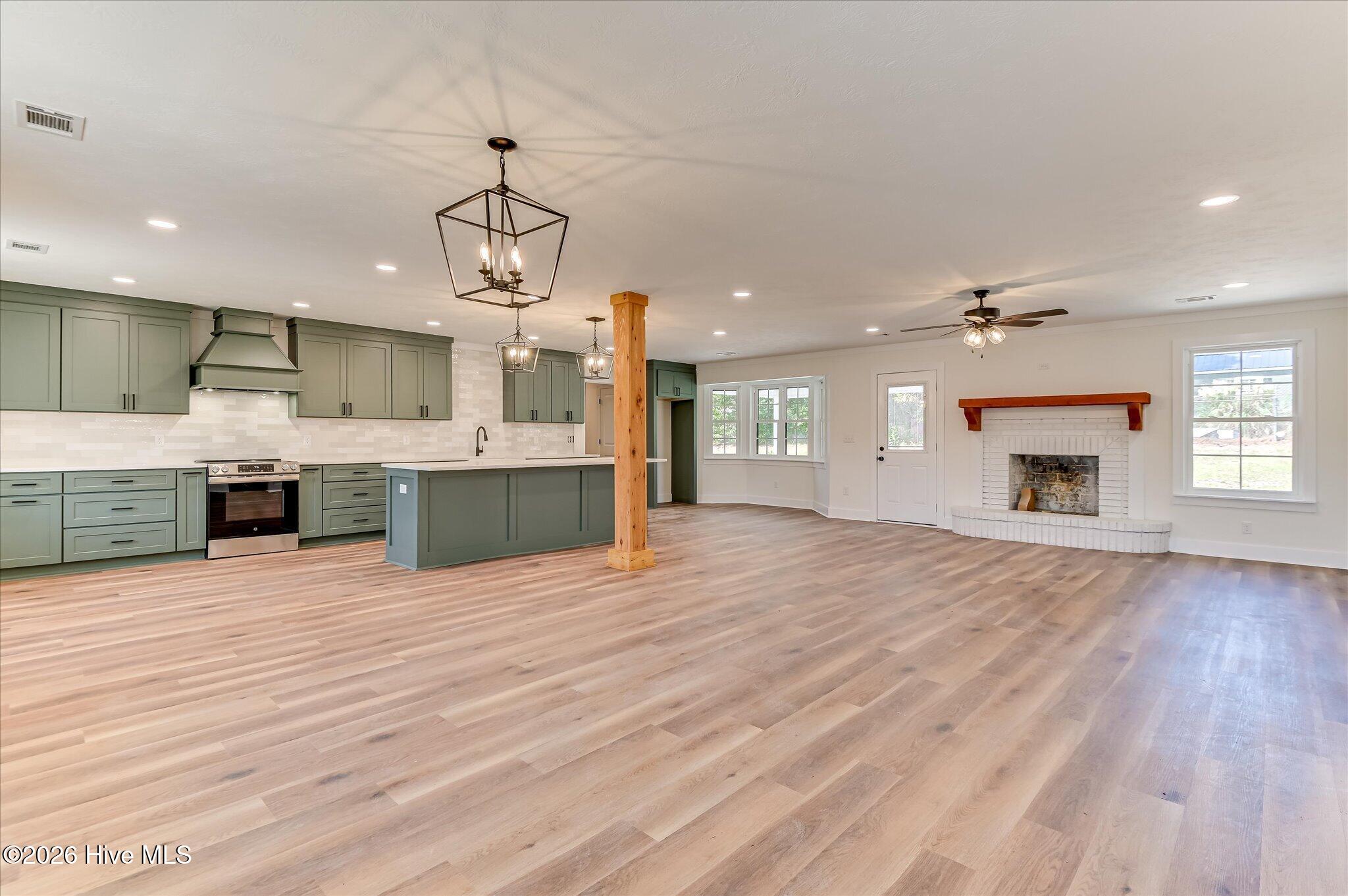 3914 Crest Drive Property Photo 6