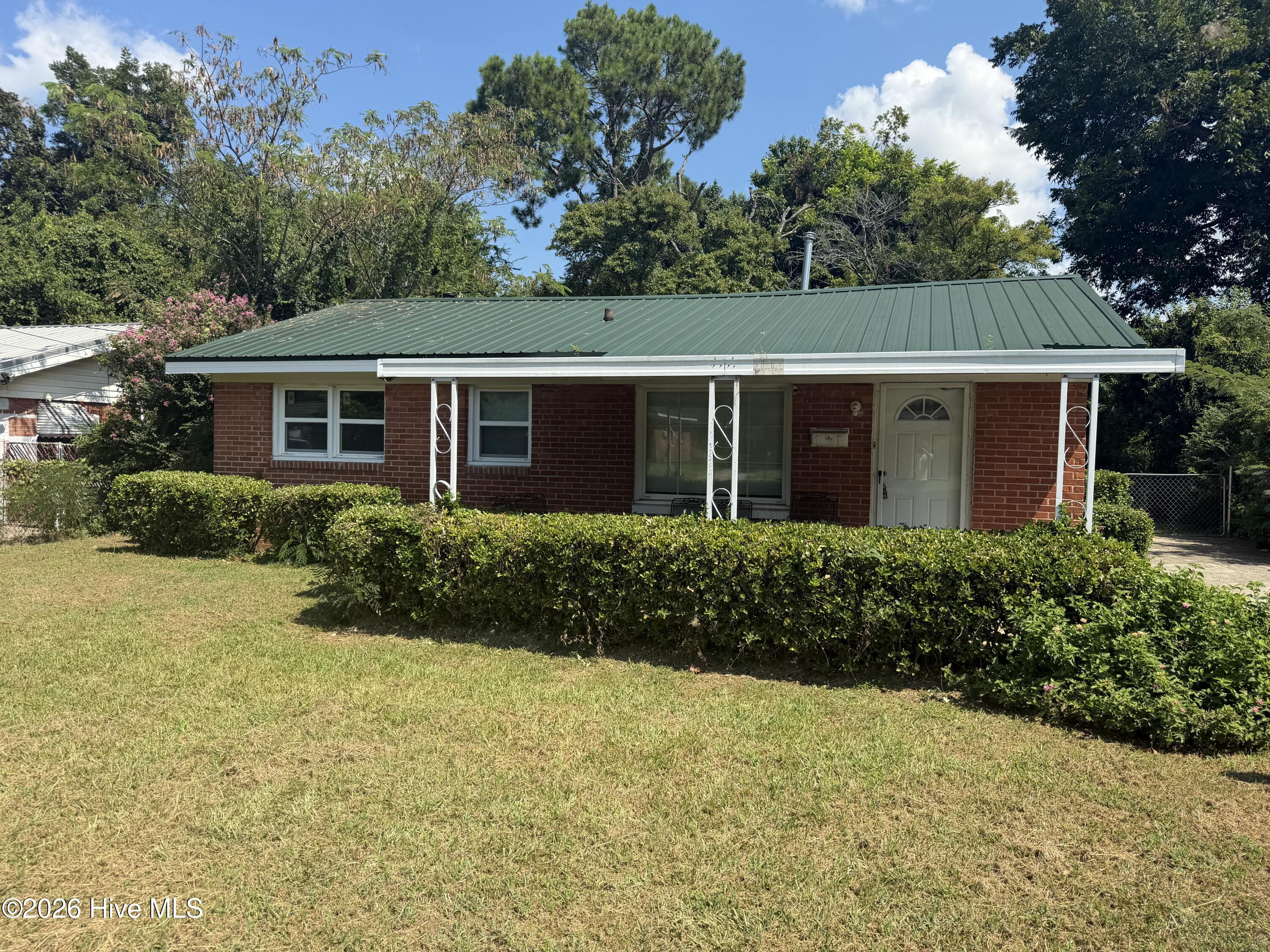 127 E Hale Street Property Photo 1