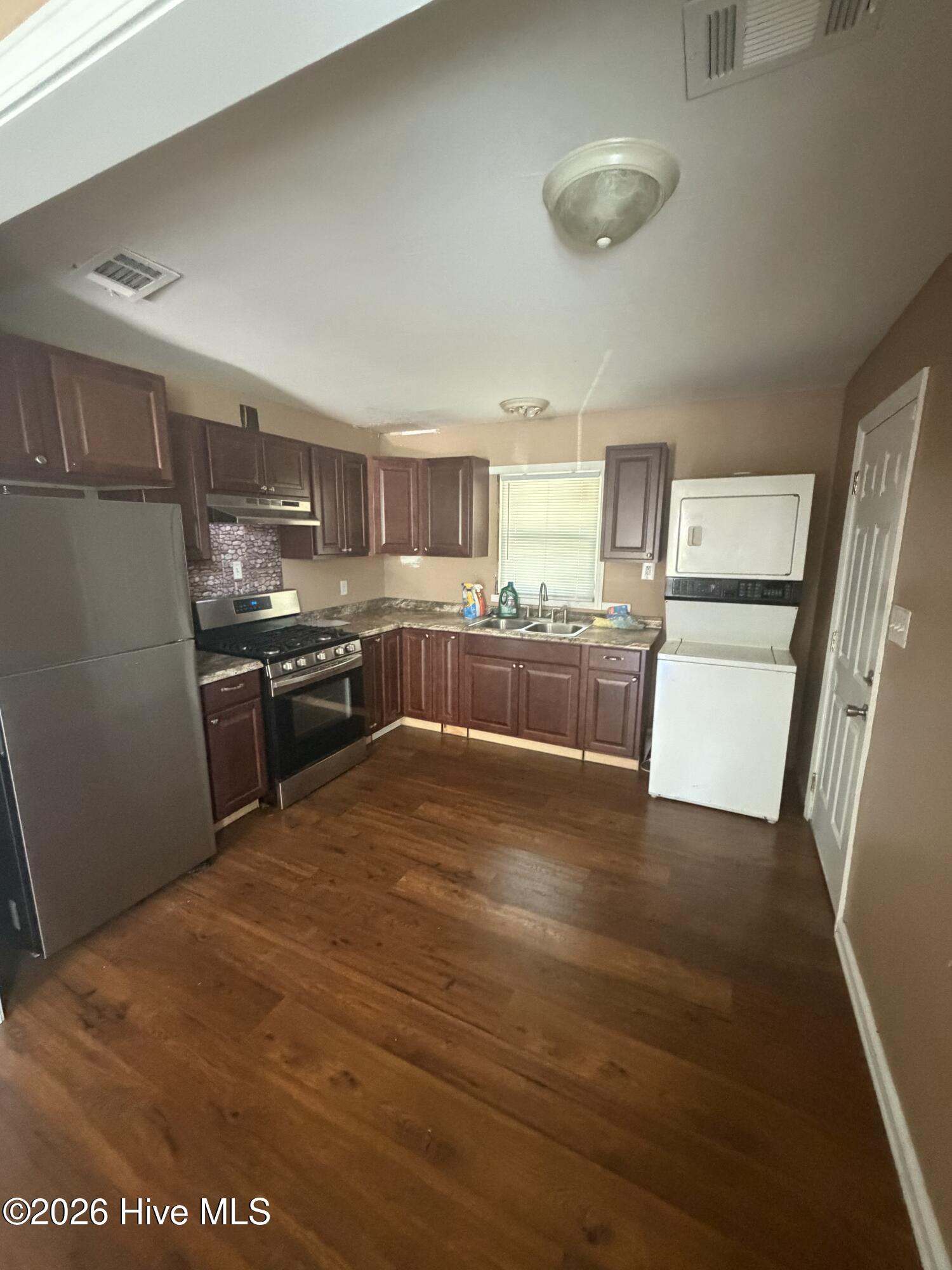 127 E Hale Street Property Photo 2