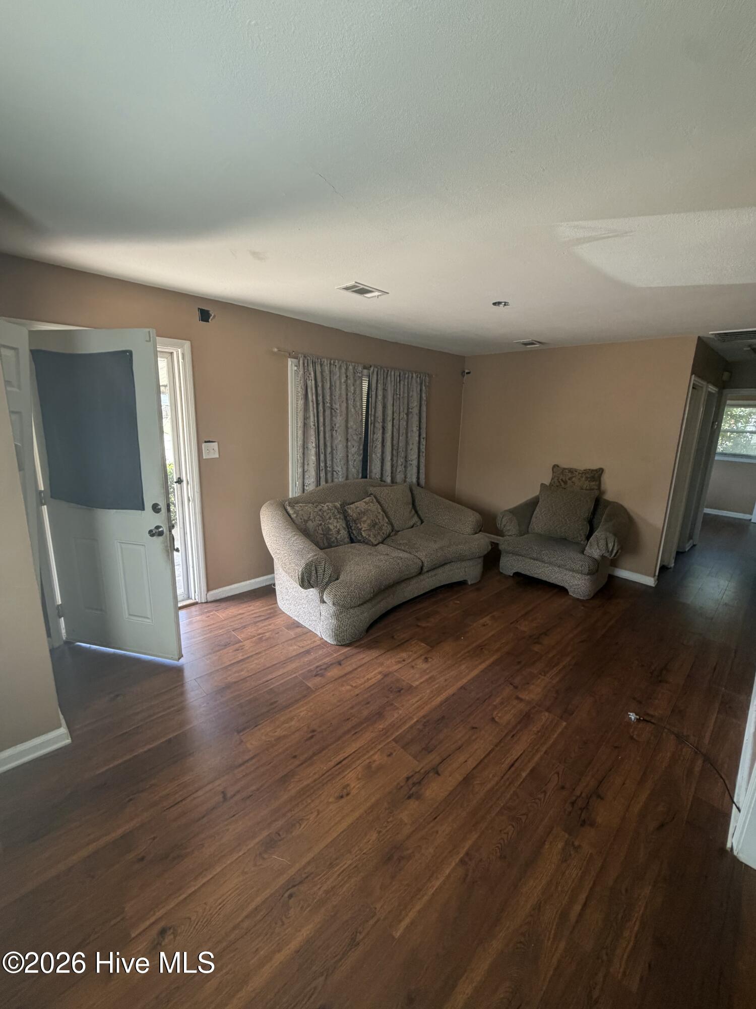 127 E Hale Street Property Photo 3