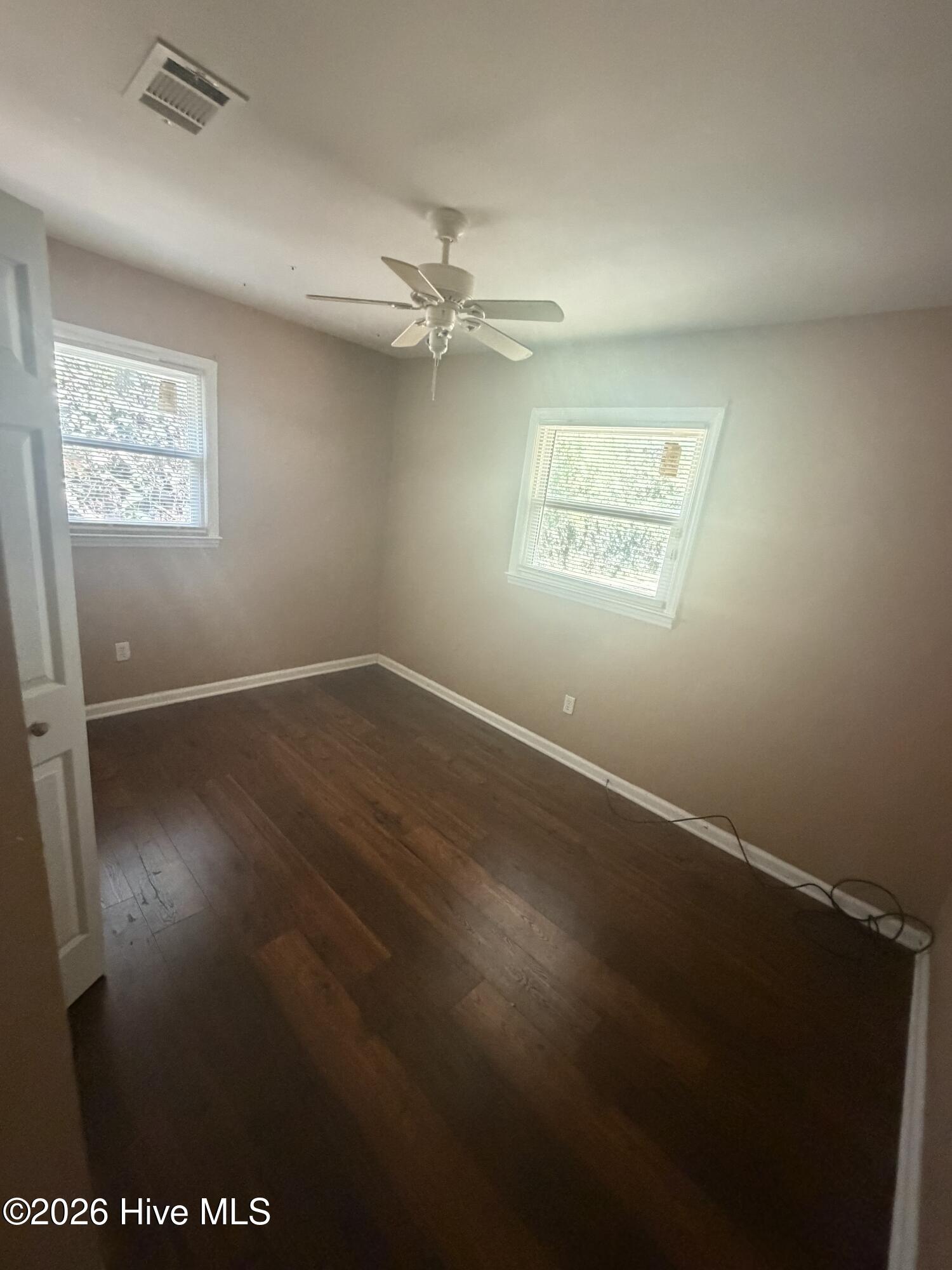 127 E Hale Street Property Photo 5