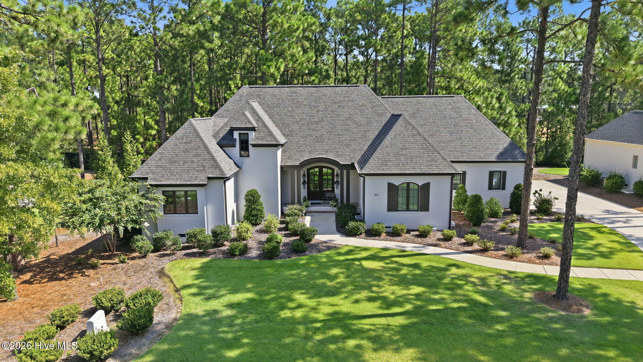 109 Chanticleer Drive Property Photo 2