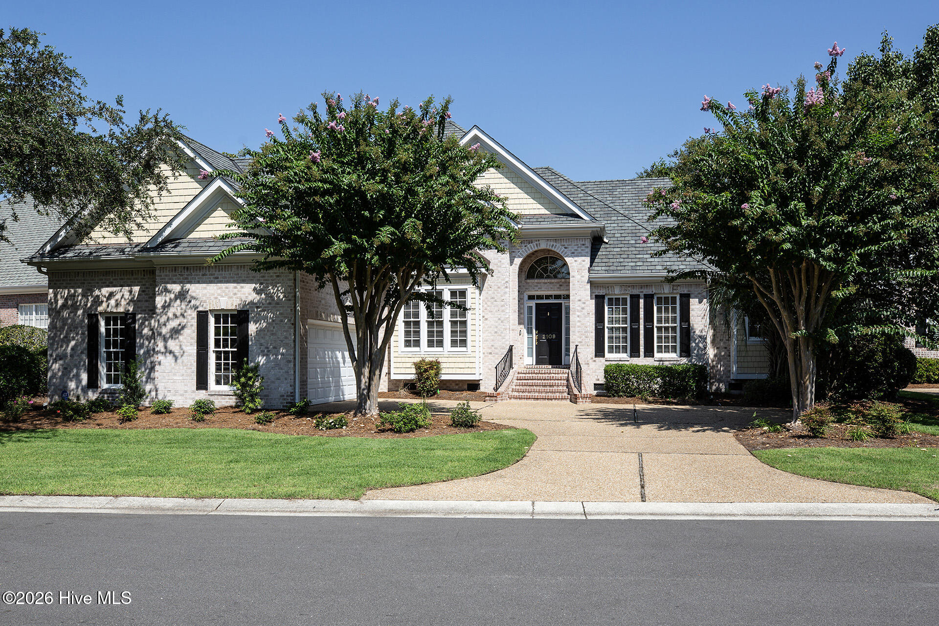 2109 Bay Colony Lane Property Photo 1