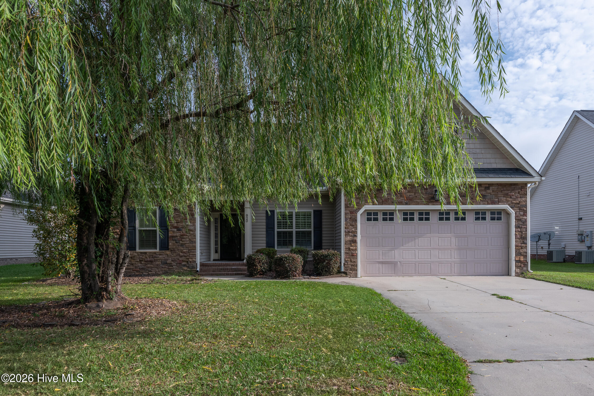 820 Megan Drive Property Photo 6