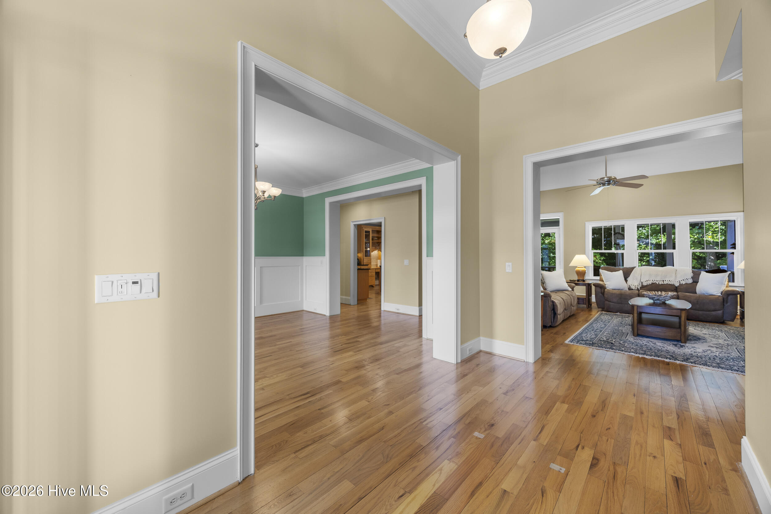 8762 Ramsbury Way Property Photo 3