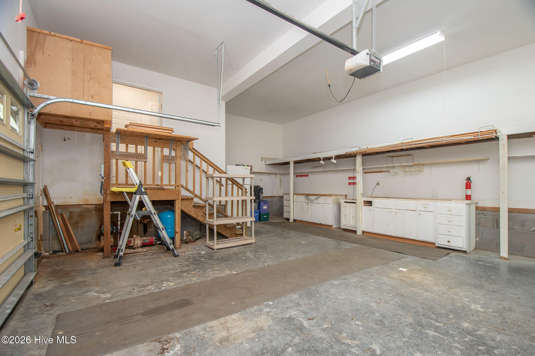 305 Augusta Court Property Photo 24