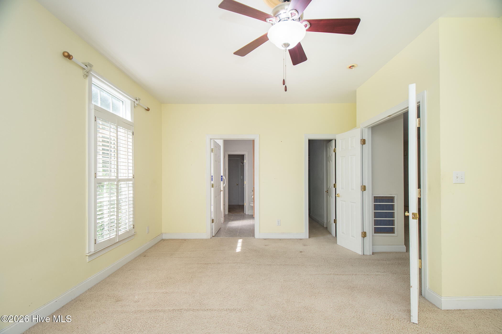 305 Augusta Court Property Photo 27
