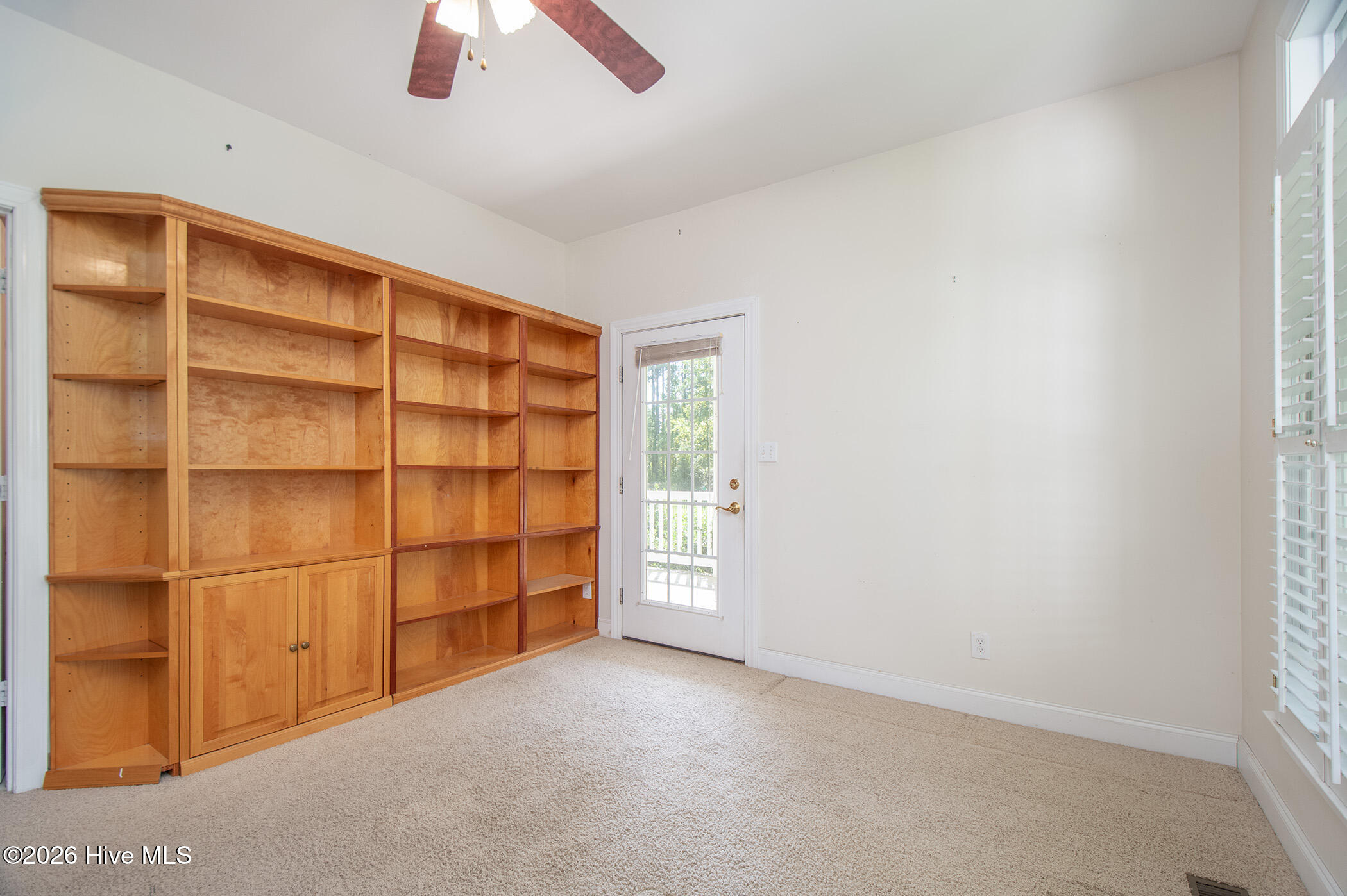 305 Augusta Court Property Photo 33
