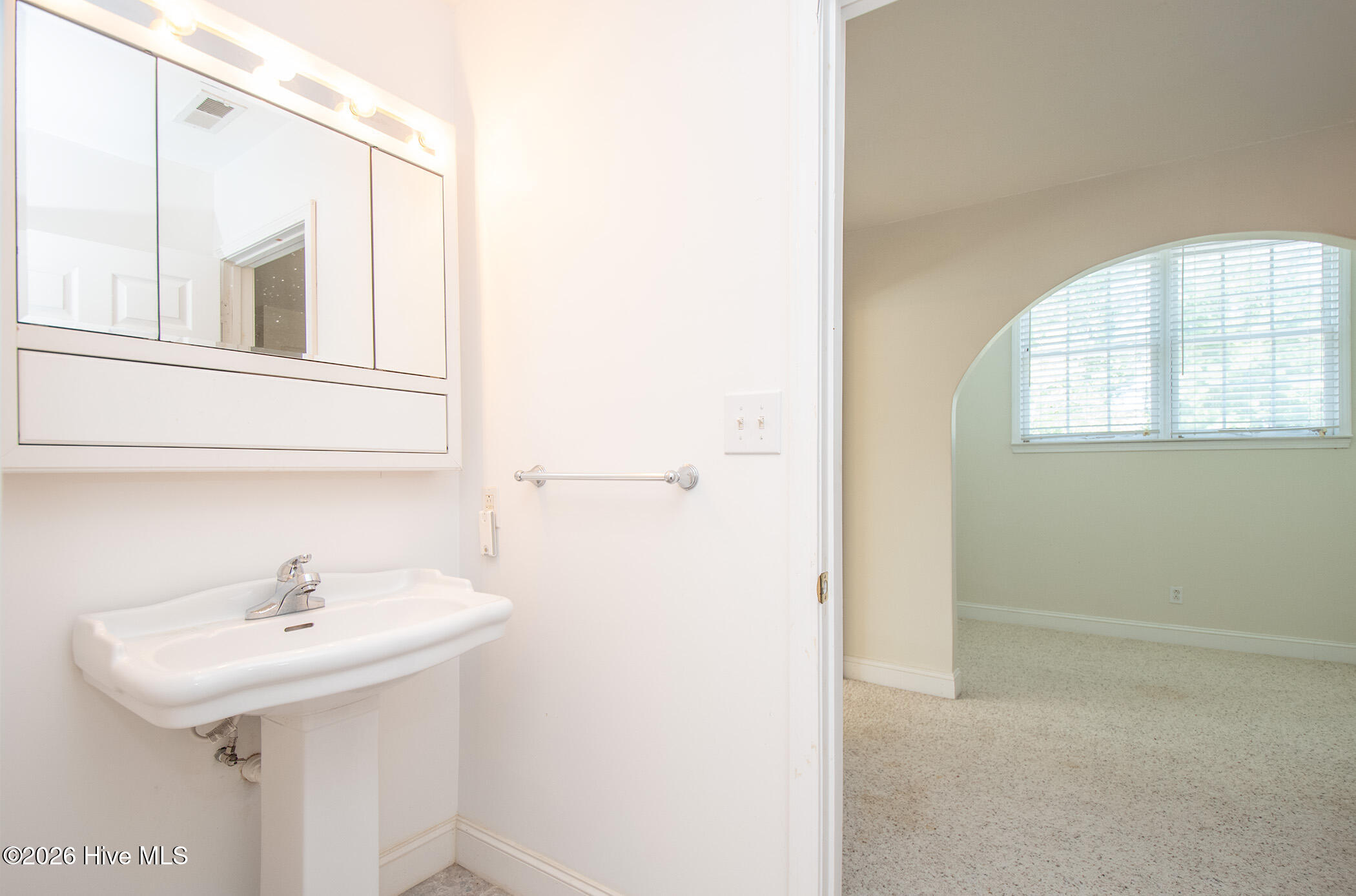 305 Augusta Court Property Photo 40