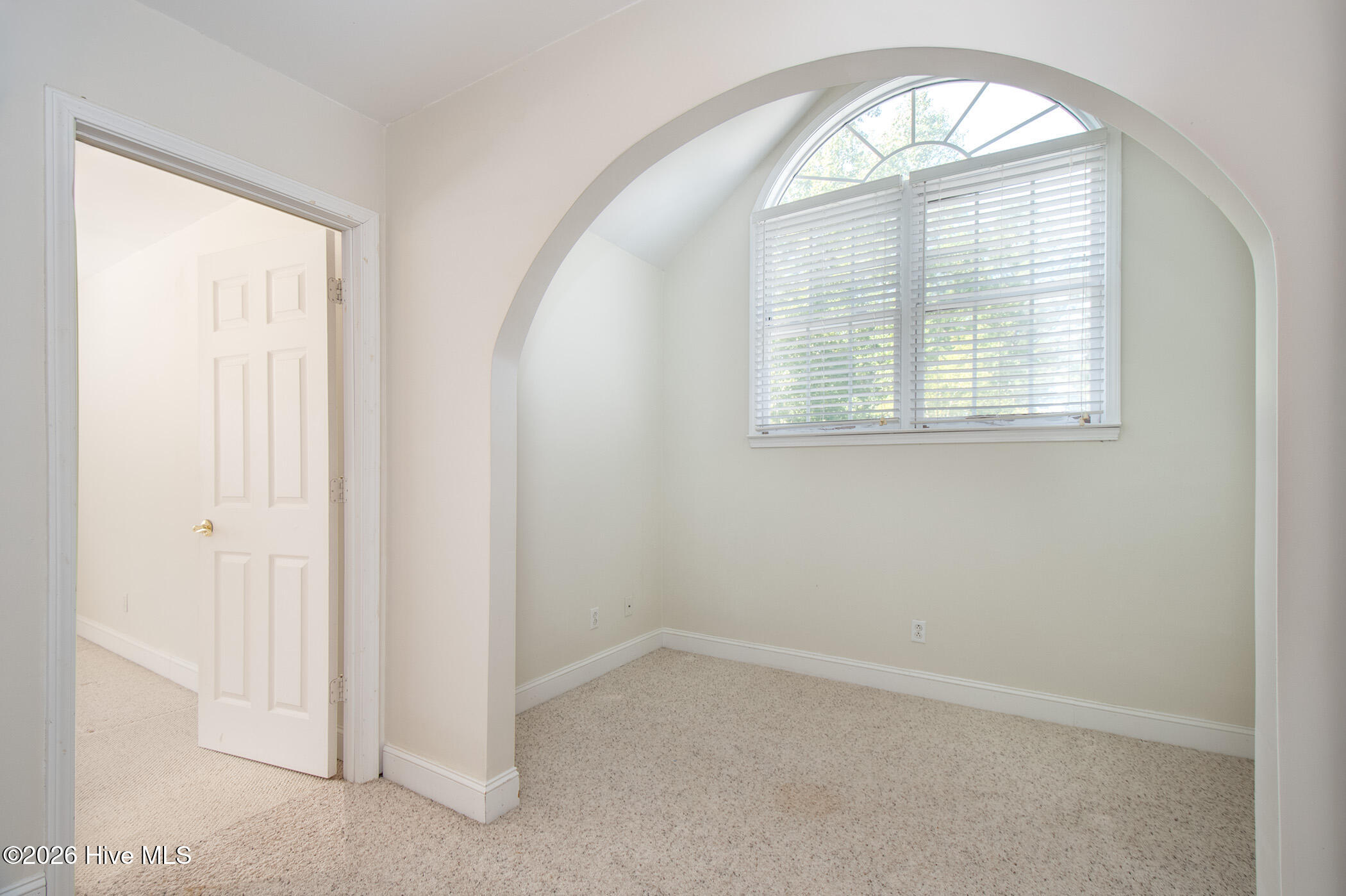305 Augusta Court Property Photo 42