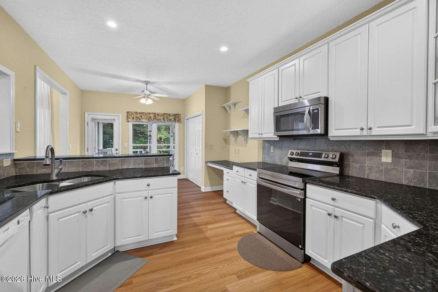 200 Snug Harbour Drive Property Photo 13