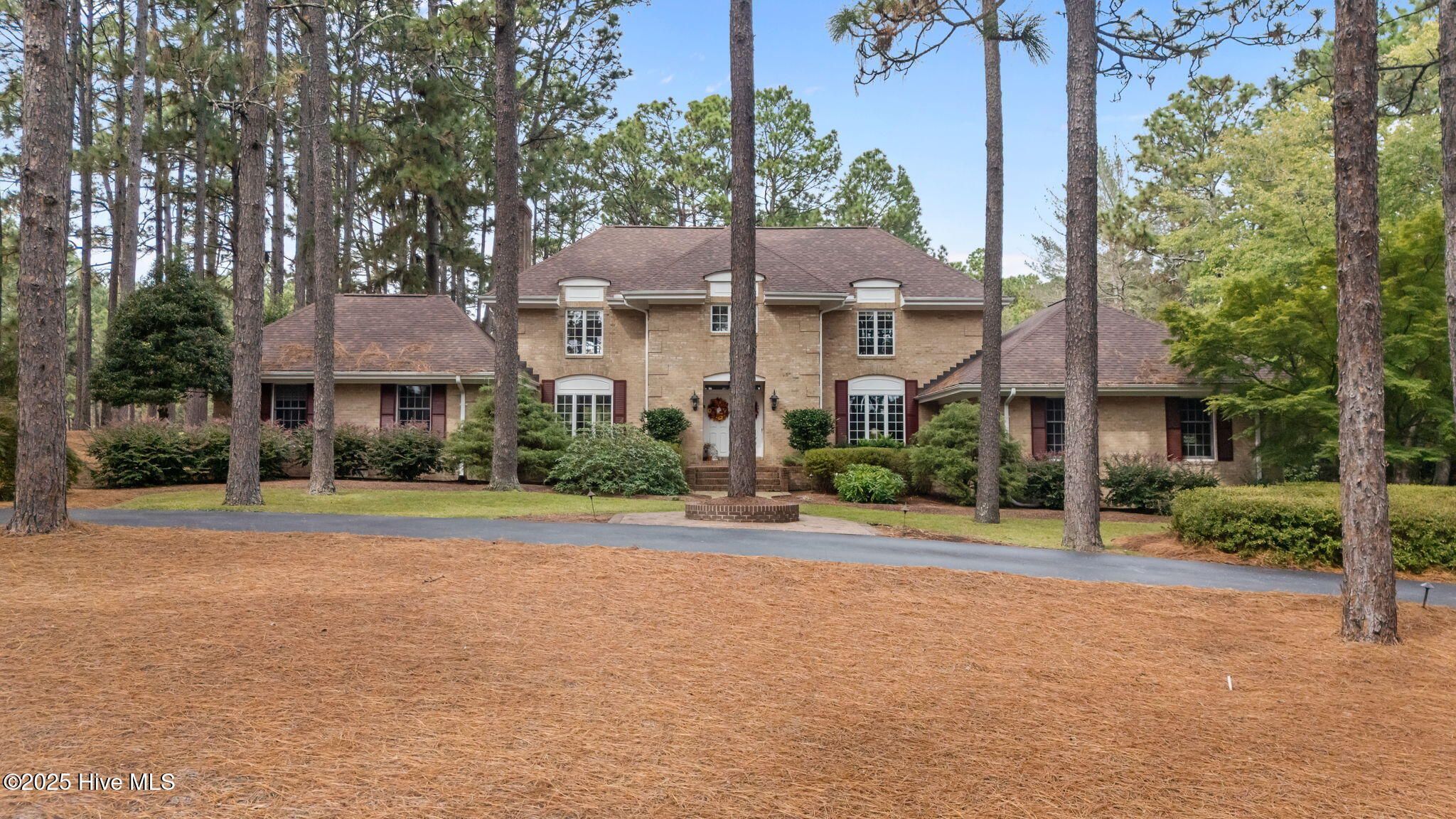 35 Lake Dornoch Drive Property Photo 2