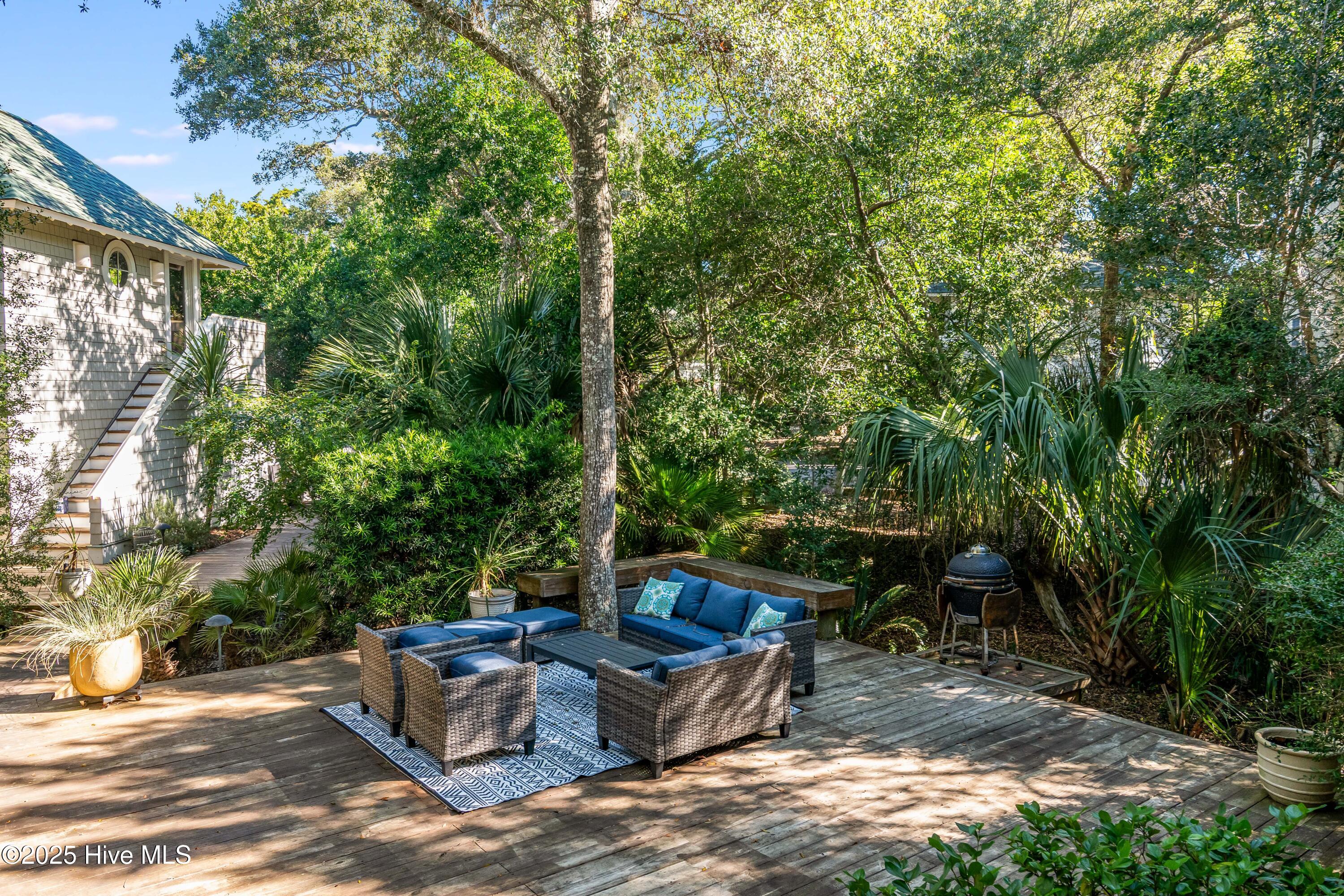 6 Keypost Court Property Photo 2