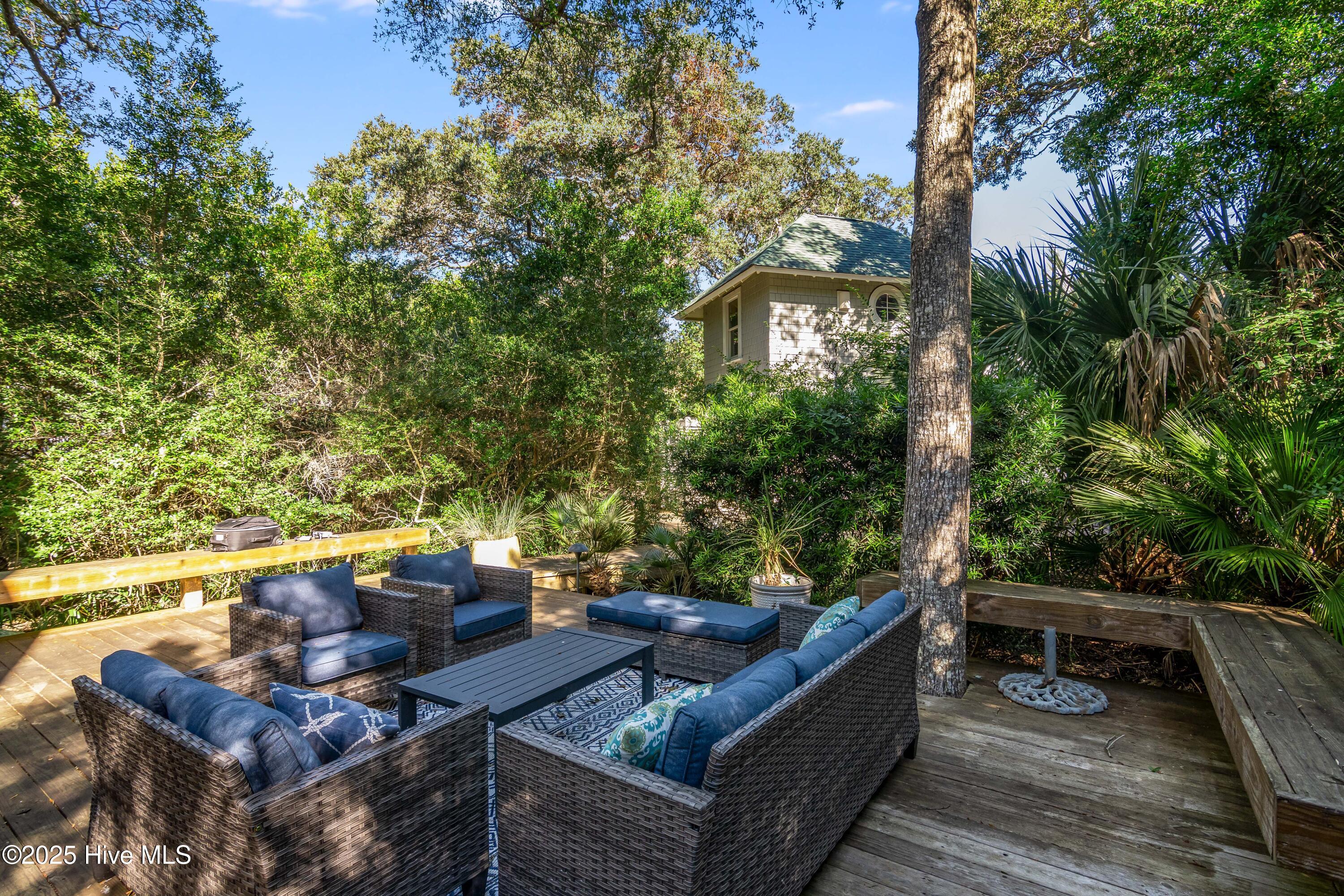 6 Keypost Court Property Photo 5