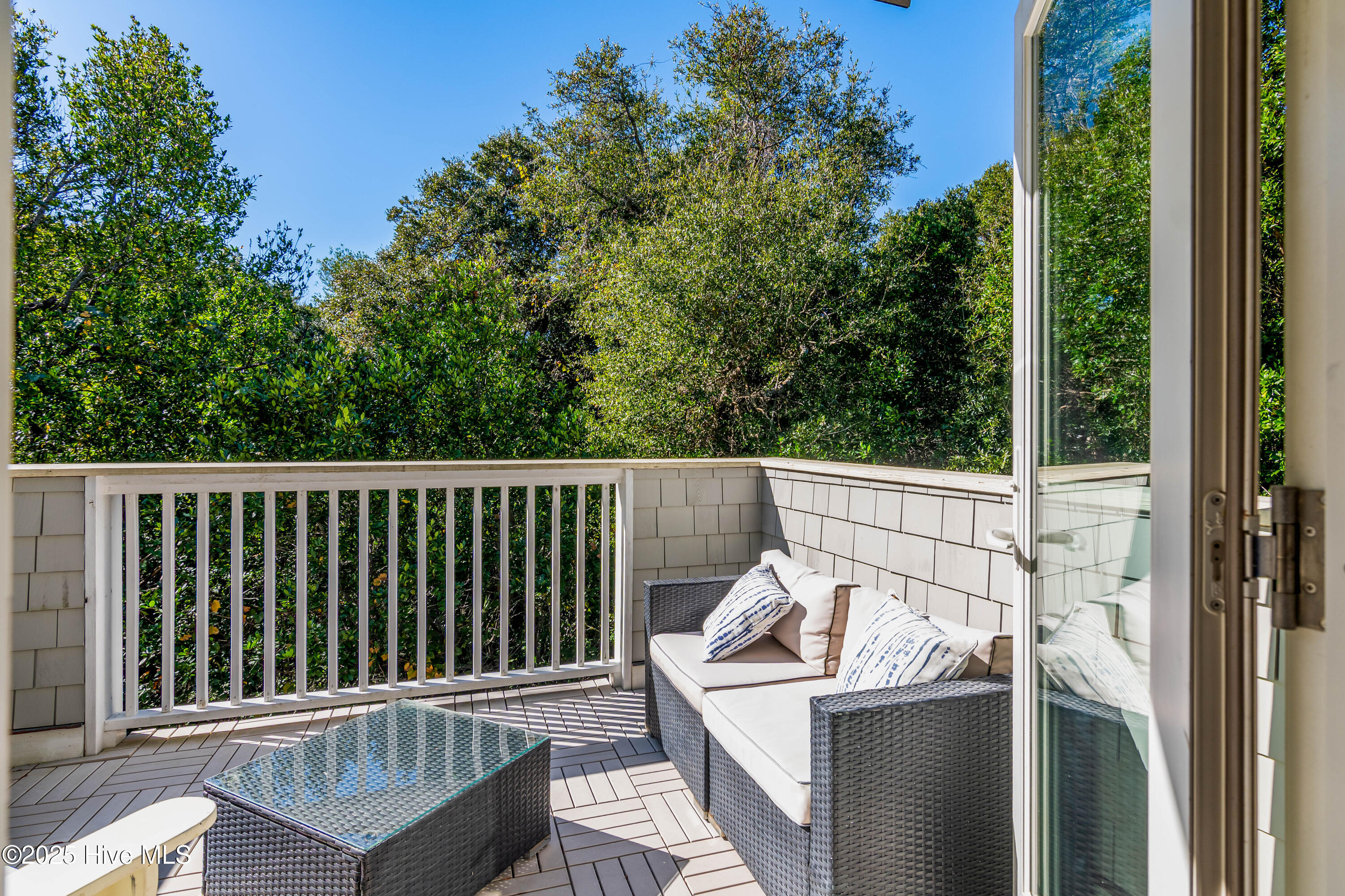 6 Keypost Court Property Photo 54
