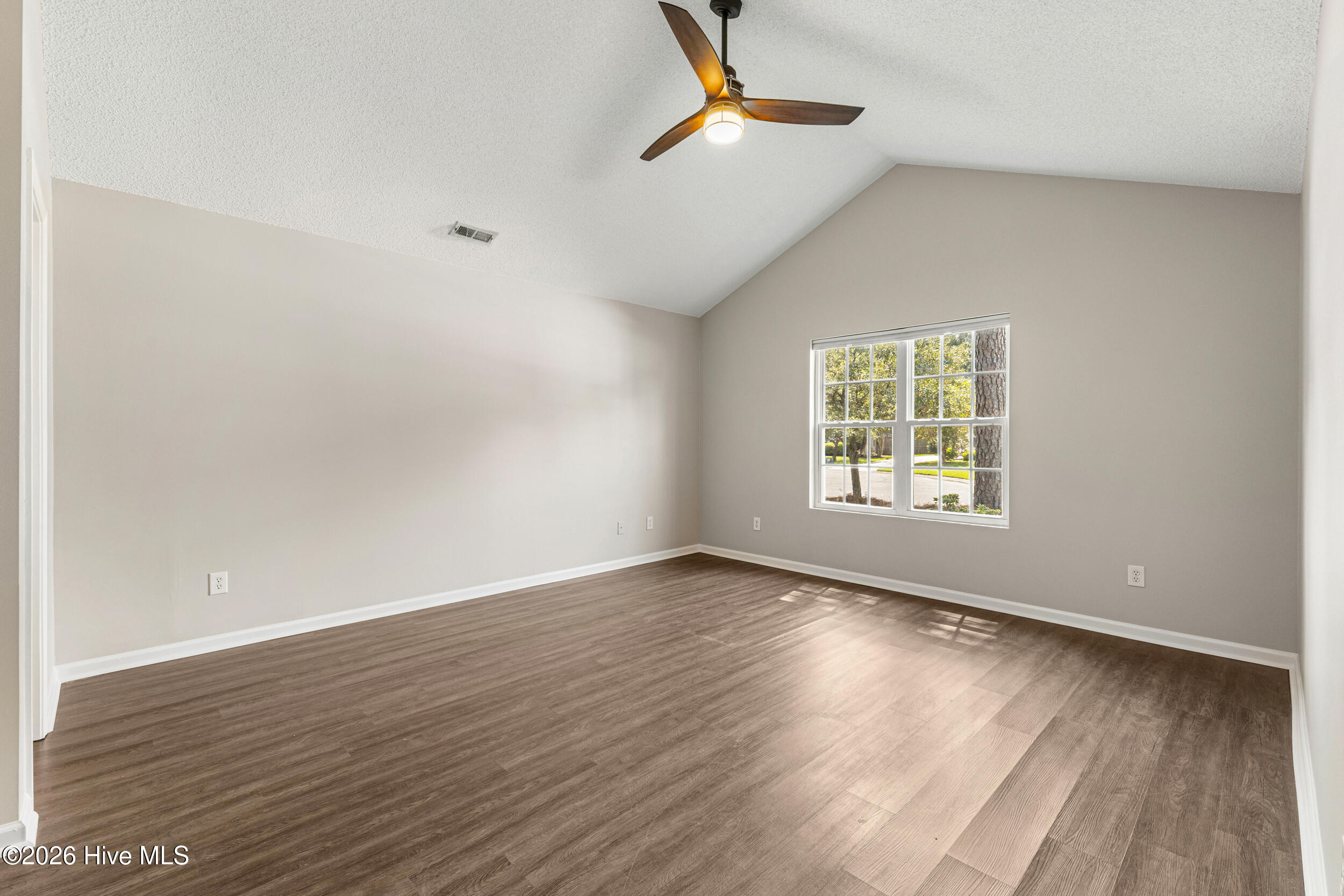 1024 Winterberry Circle Property Photo 10