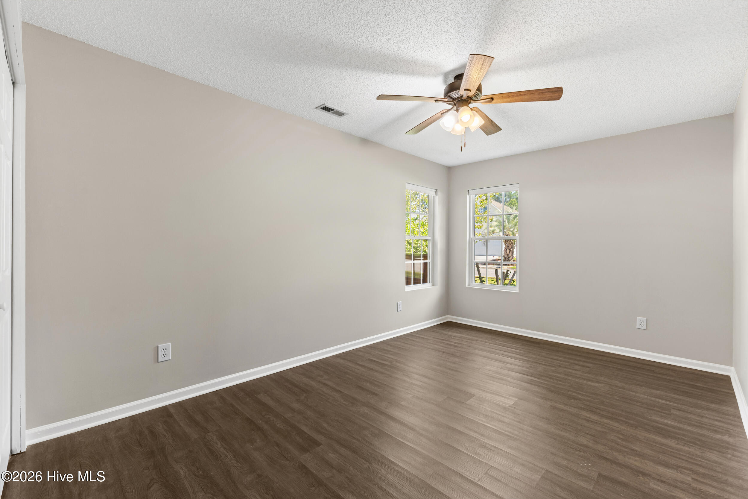 1024 Winterberry Circle Property Photo 14