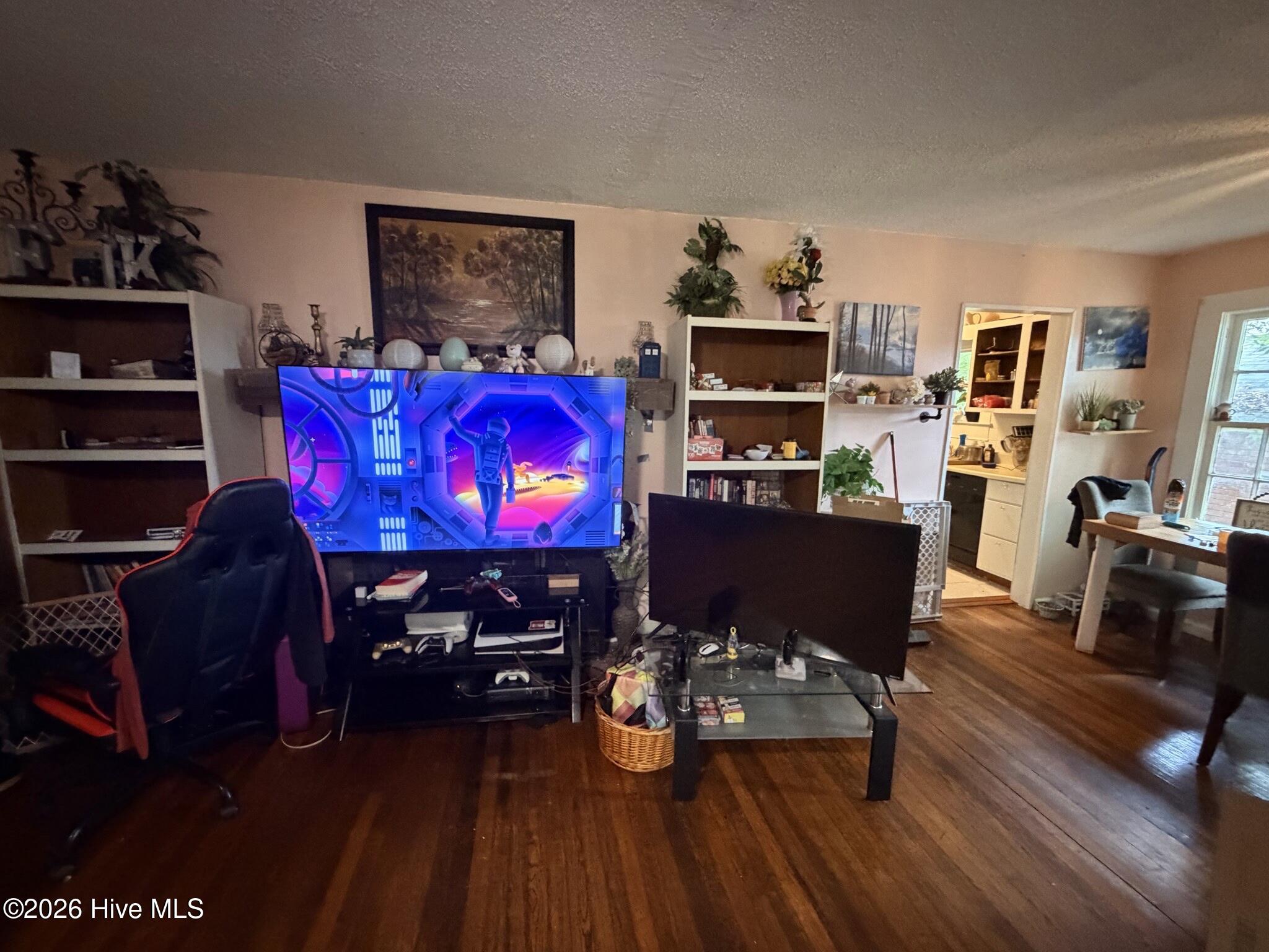 176 White Oak Street Property Photo 8