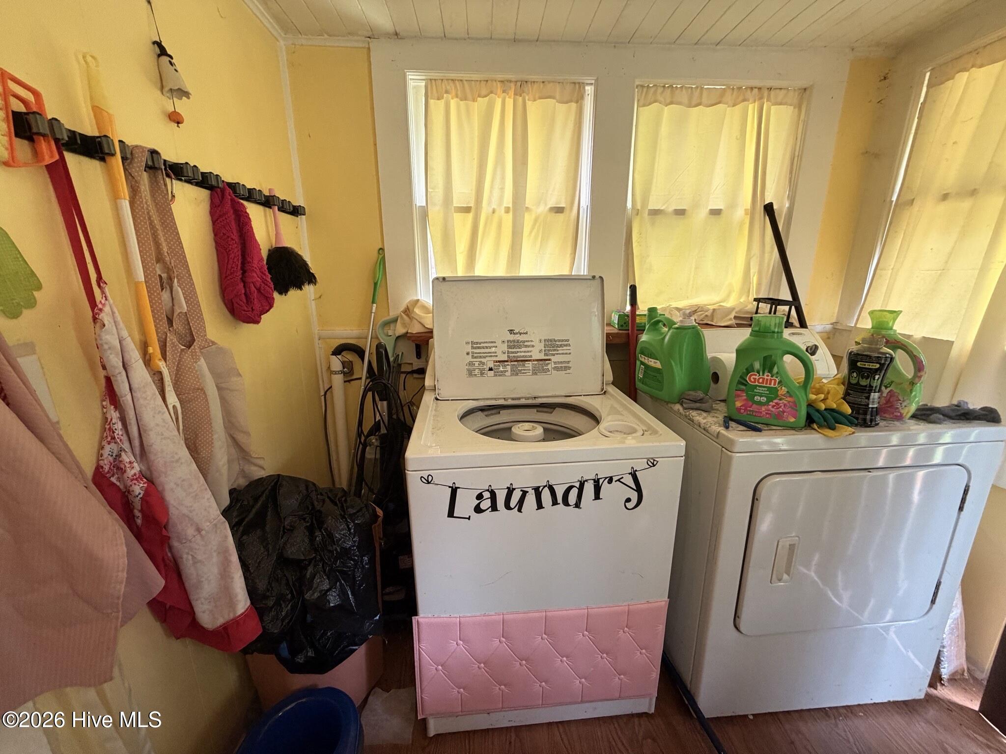 176 White Oak Street Property Photo 13