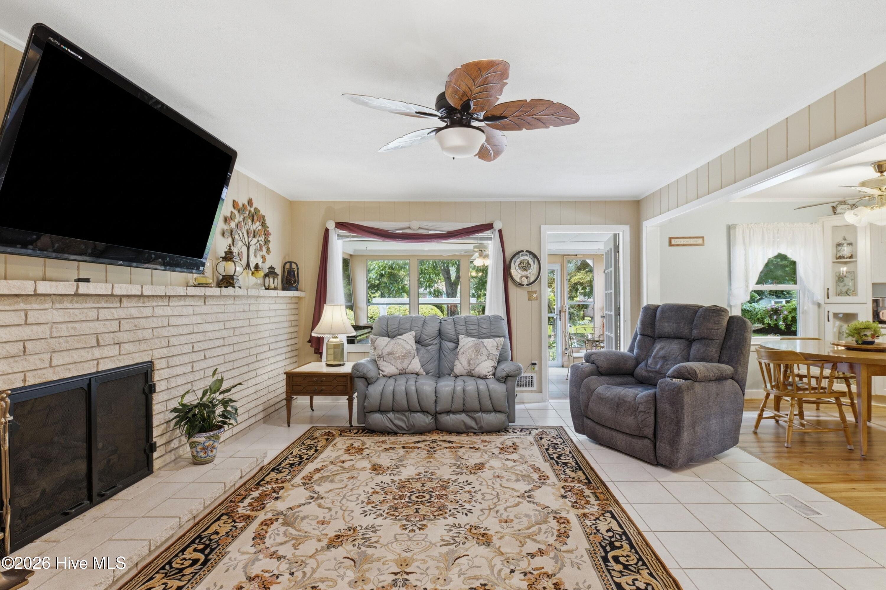 333 Johnston Drive Property Photo 8