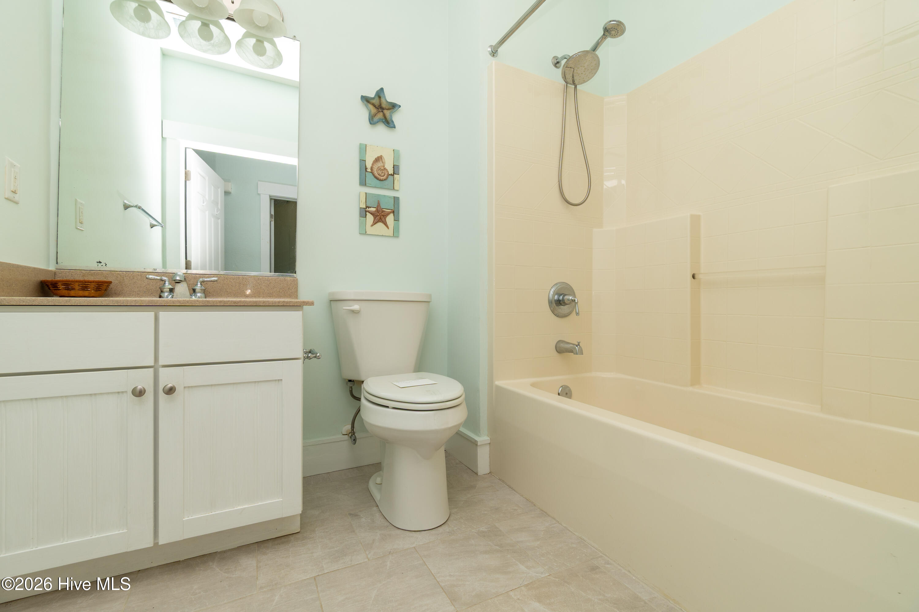 100 Mercedes Court C Property Photo 25
