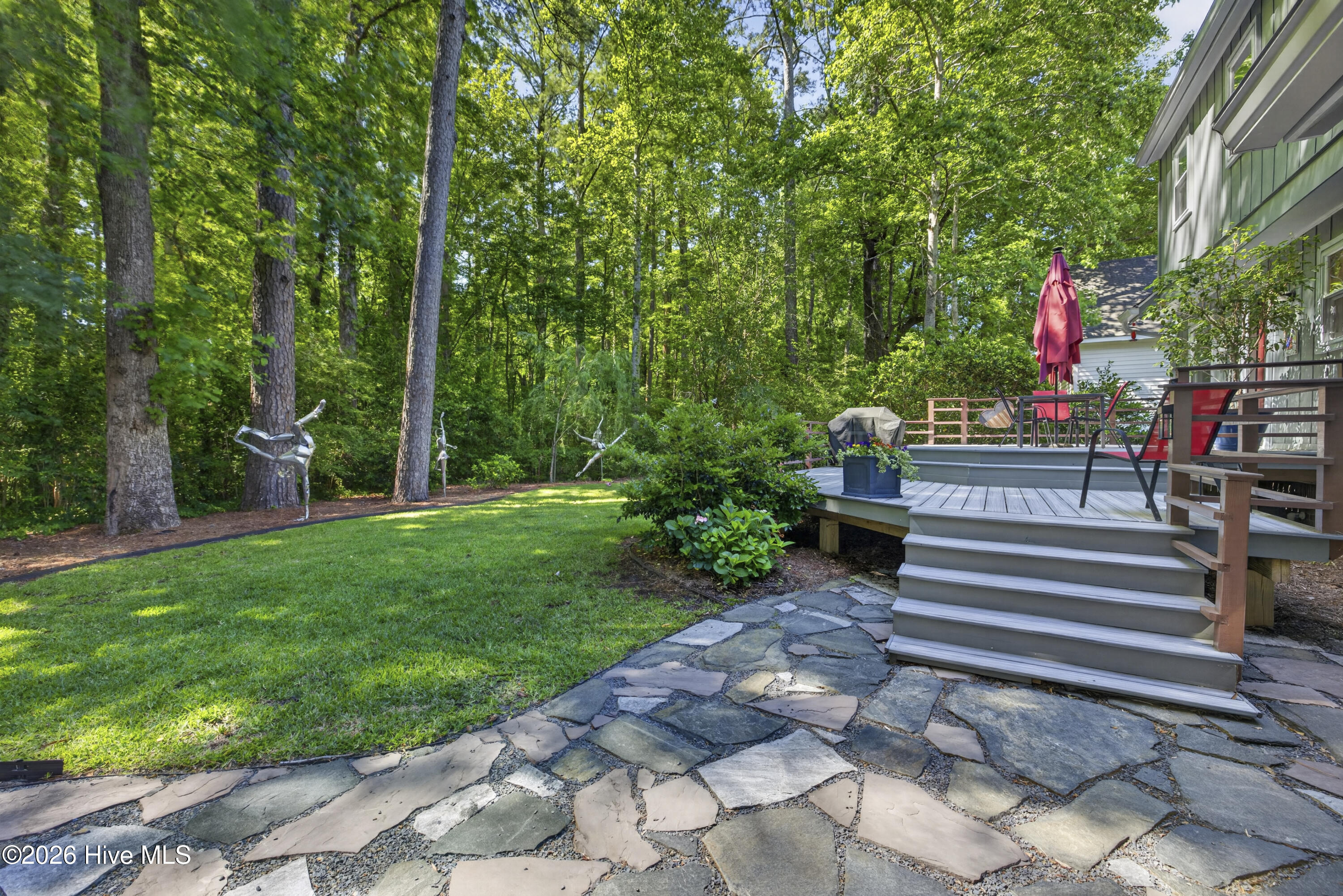 305 Embassy Circle Property Photo 4