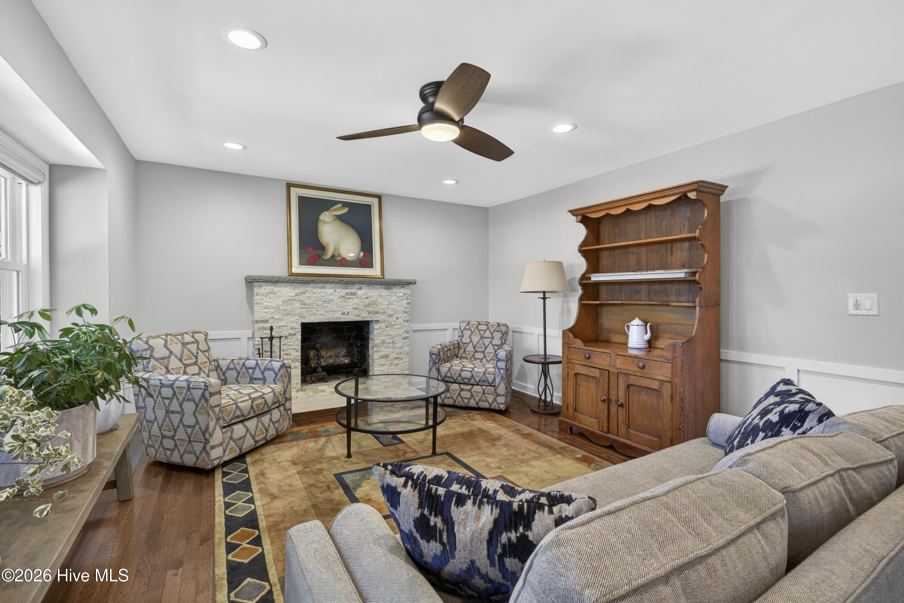 305 Embassy Circle Property Photo 8