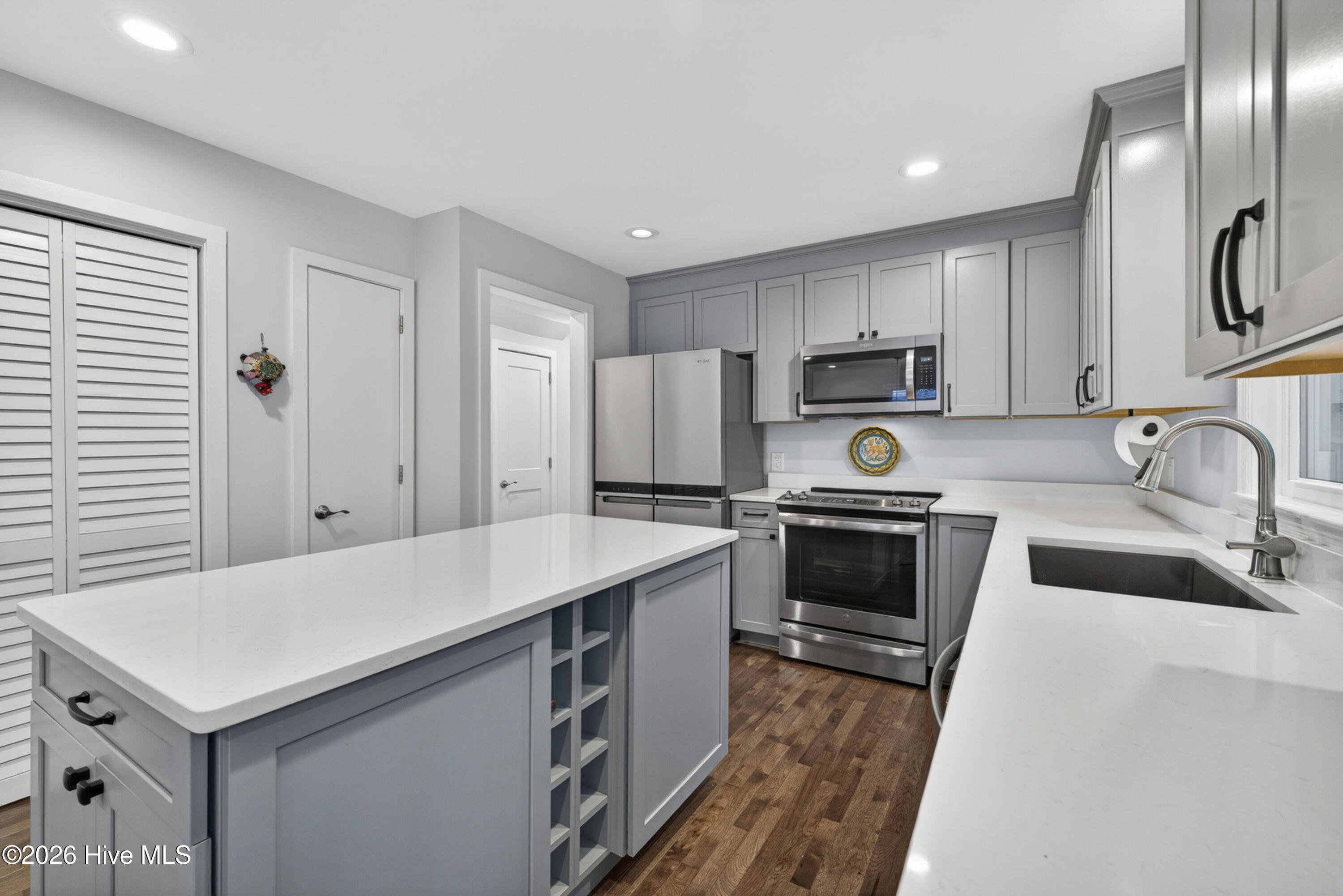 305 Embassy Circle Property Photo 16