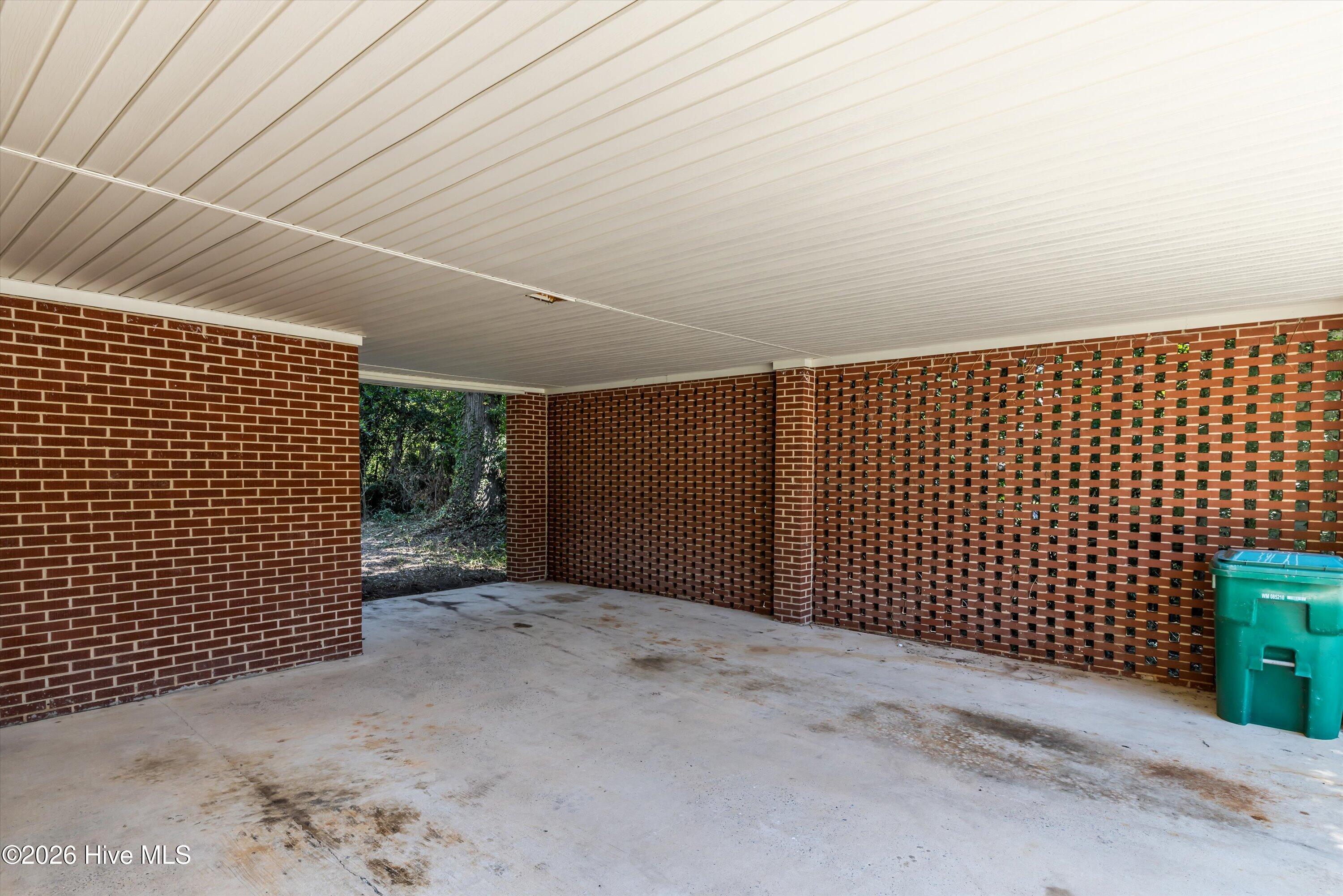 121 Johnson Street Property Photo 34
