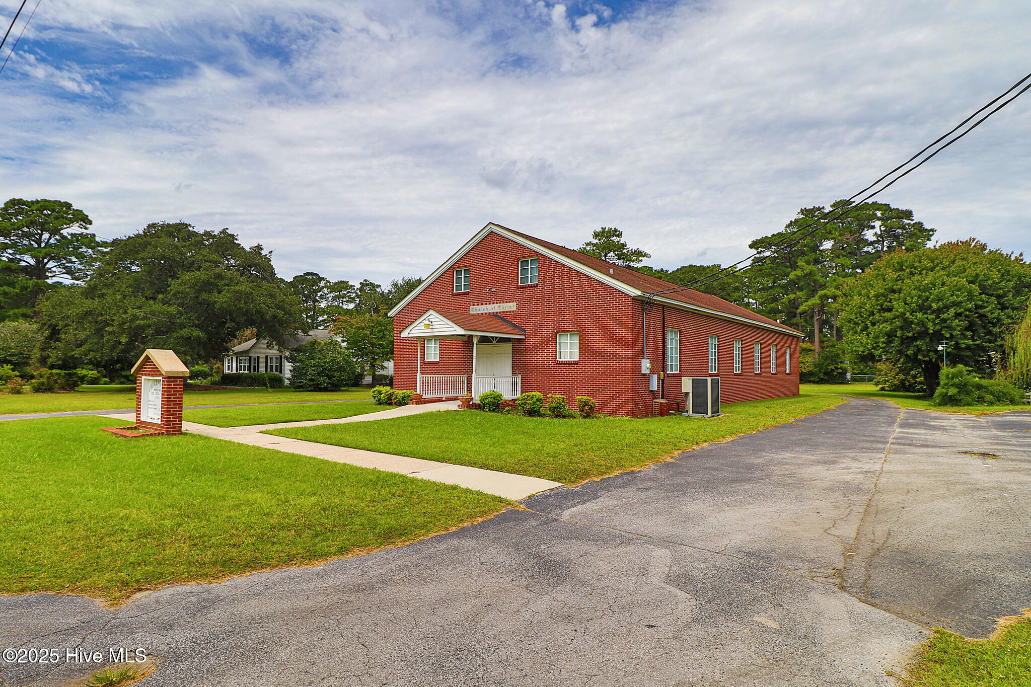 2101 S Lakeview Drive Property Photo 1