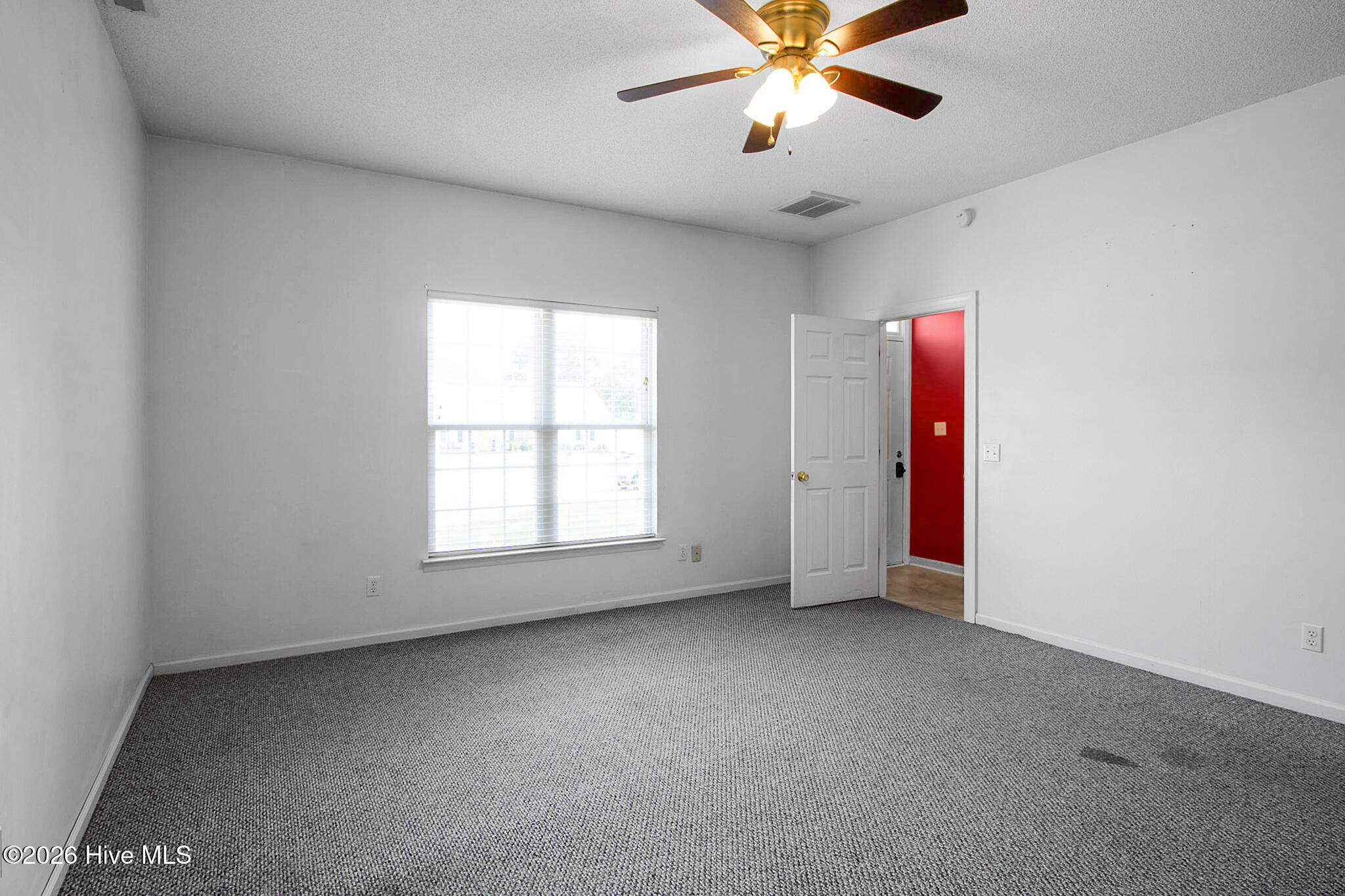 2026 Longview Drive Property Photo 6