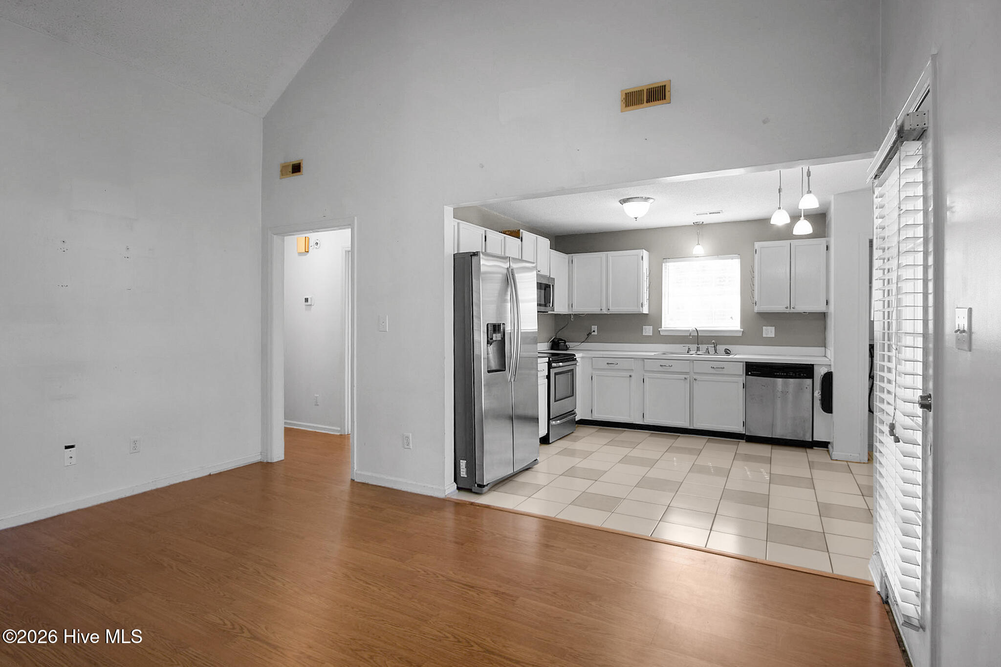 2026 Longview Drive Property Photo 10