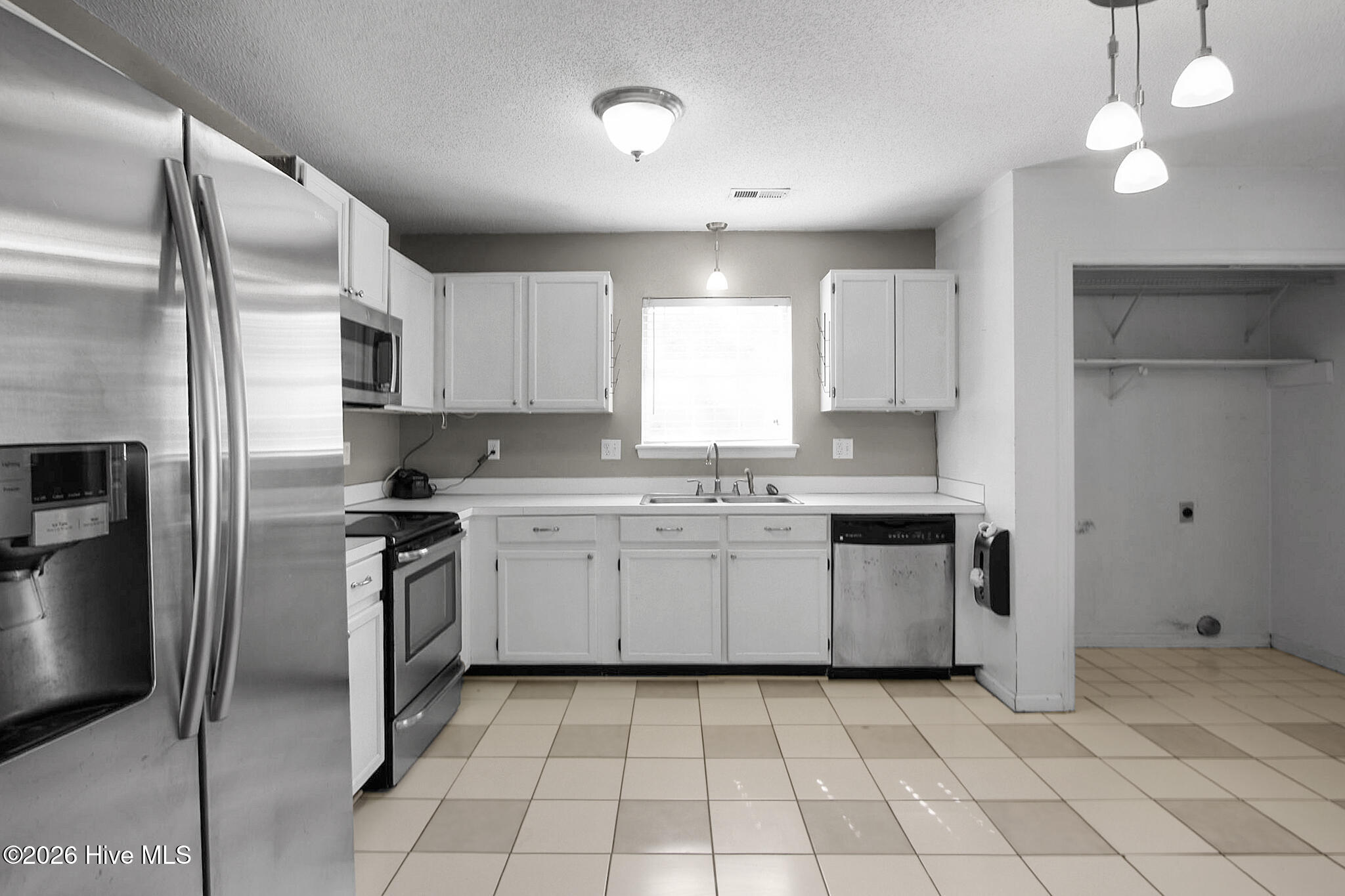 2026 Longview Drive Property Photo 12