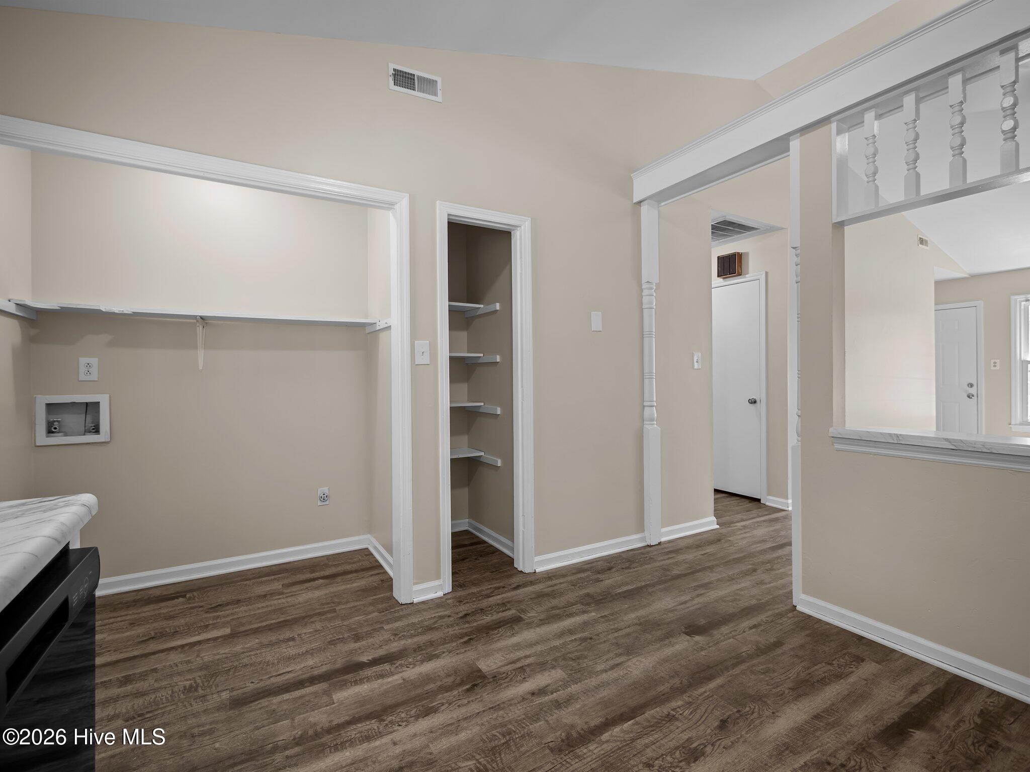 323 W Frances Street Property Photo 7