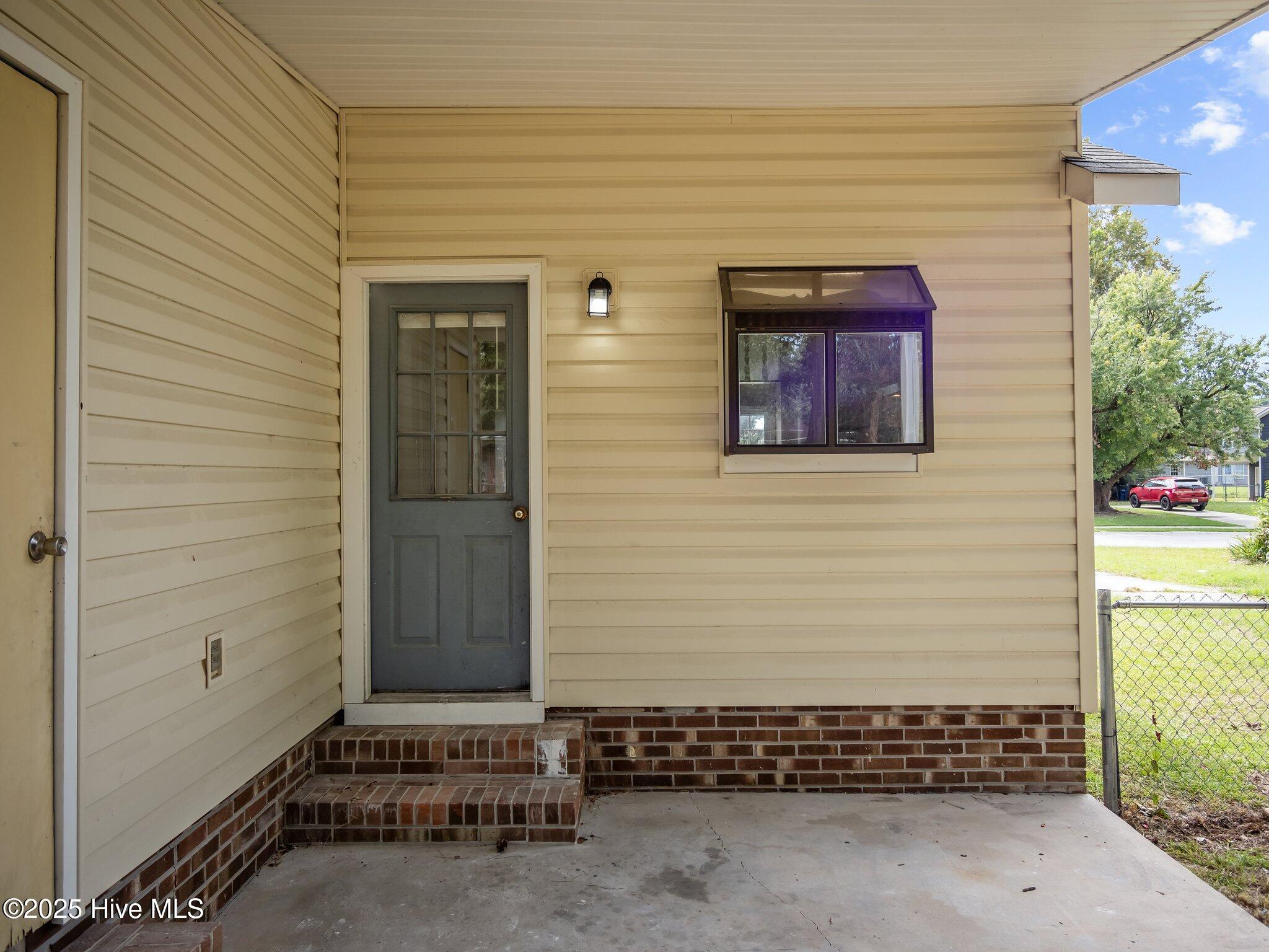 323 W Frances Street Property Photo 14