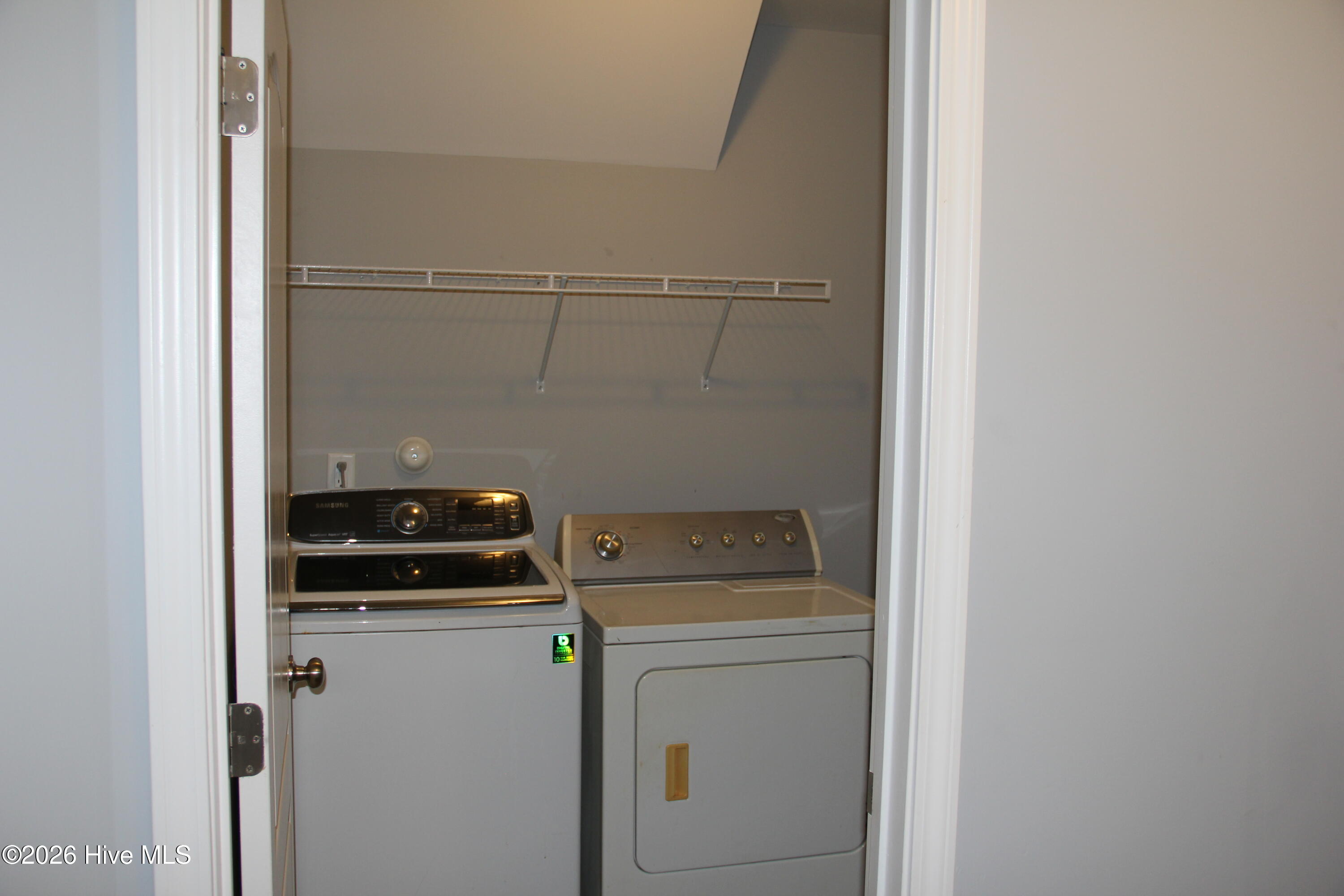 1059 Bridgeport Way Property Photo 6