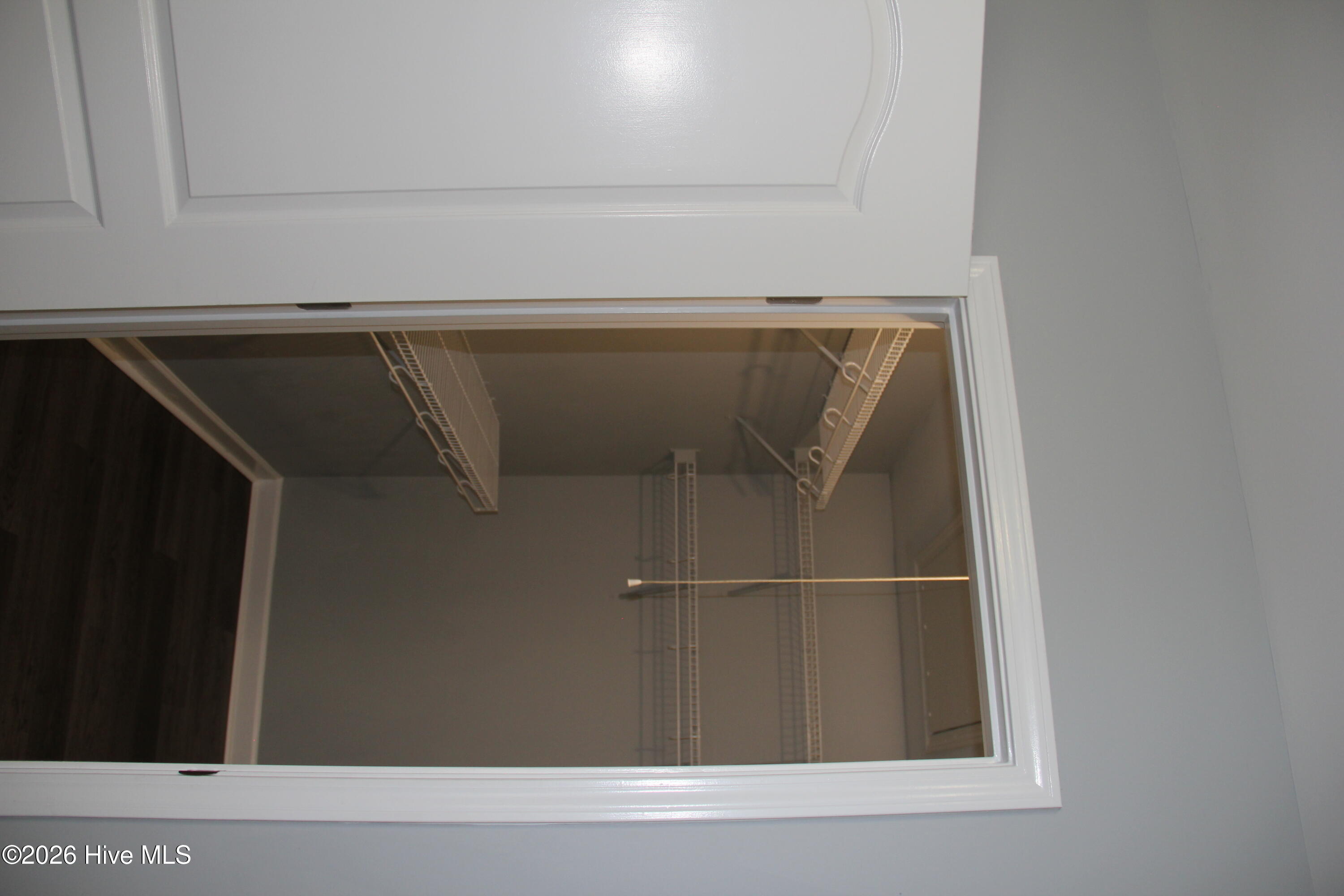 1059 Bridgeport Way Property Photo 7