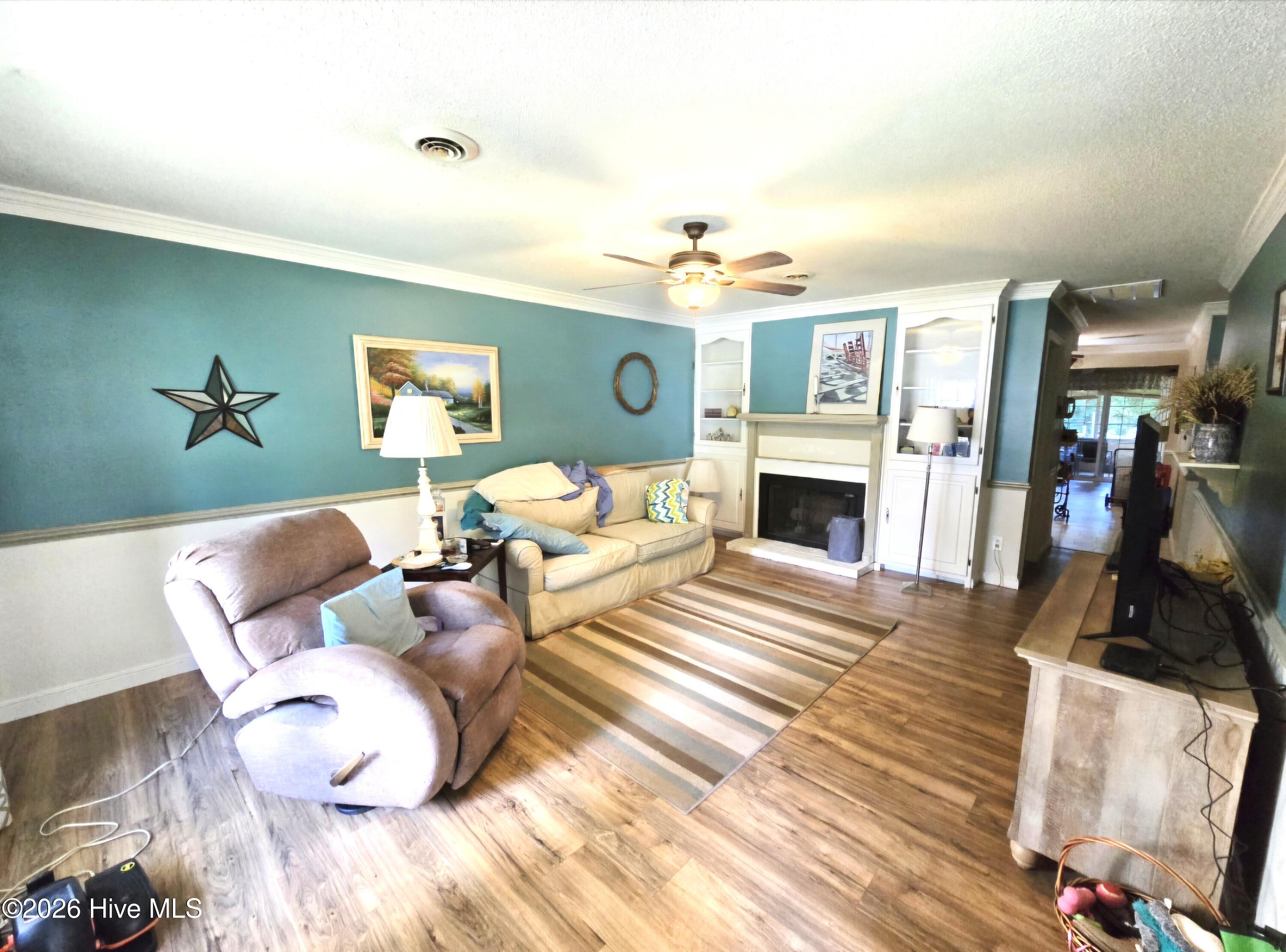 1014a Kings Way Property Photo 2
