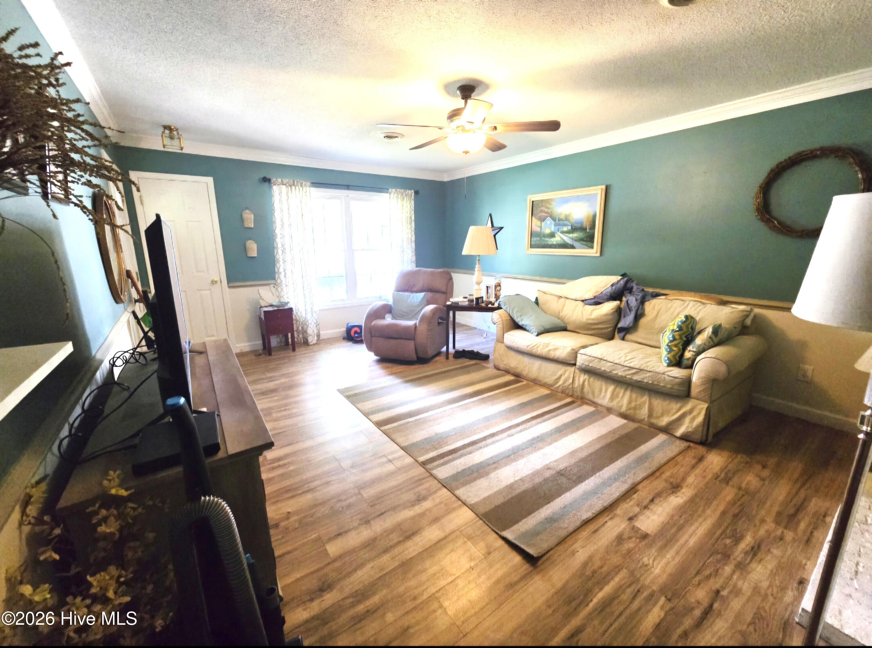 1014a Kings Way Property Photo 3