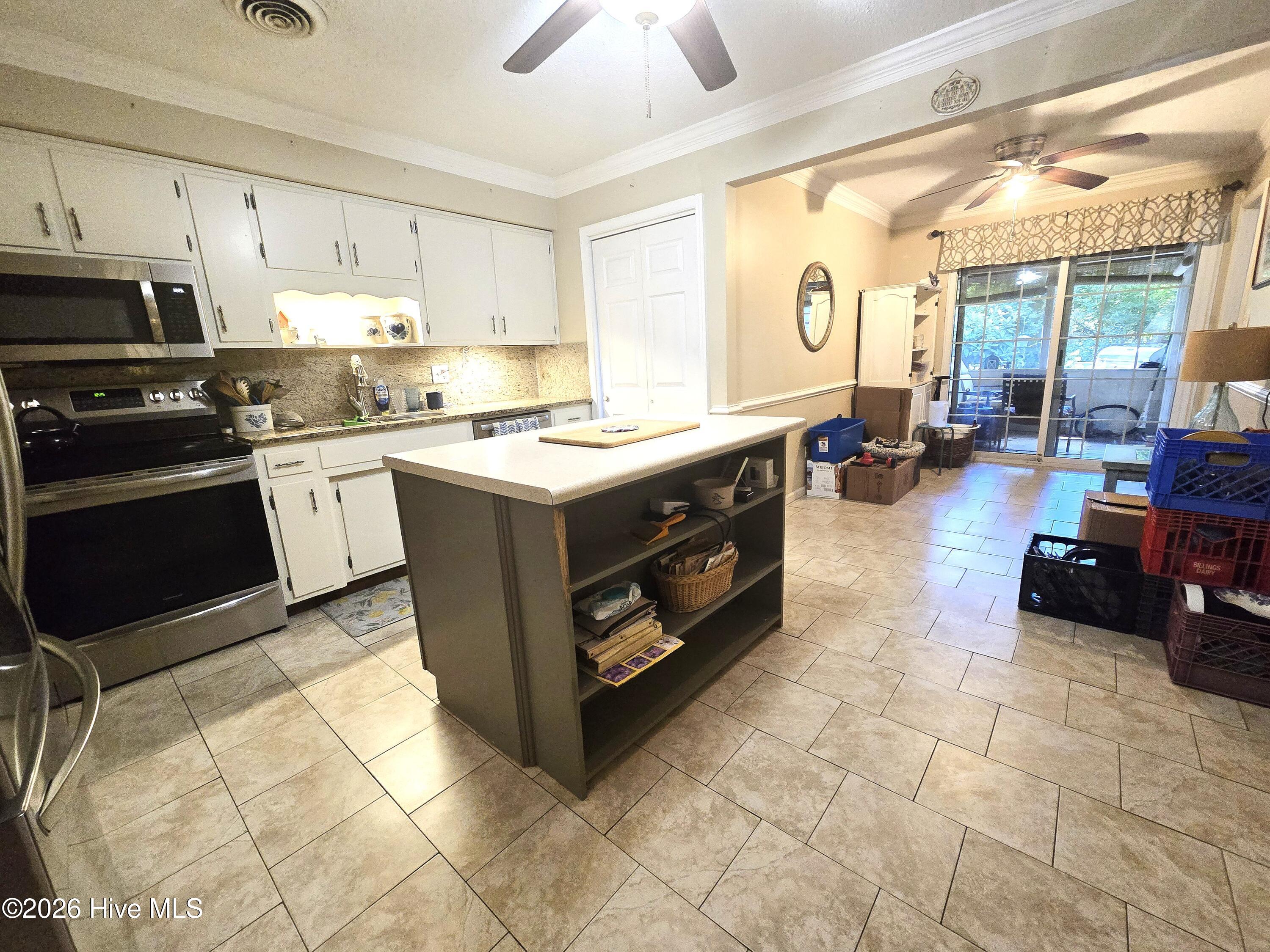 1014a Kings Way Property Photo 7