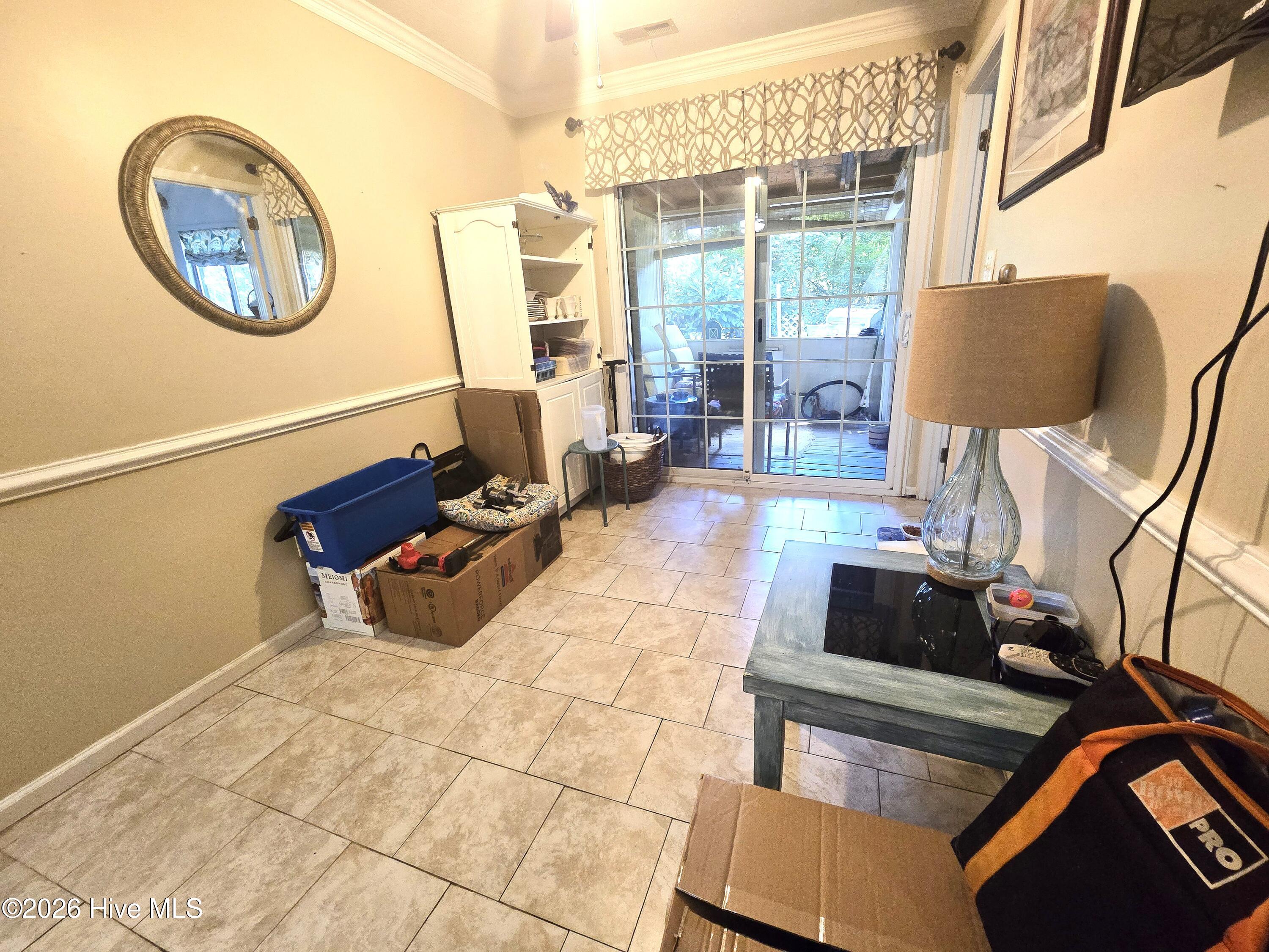 1014a Kings Way Property Photo 8