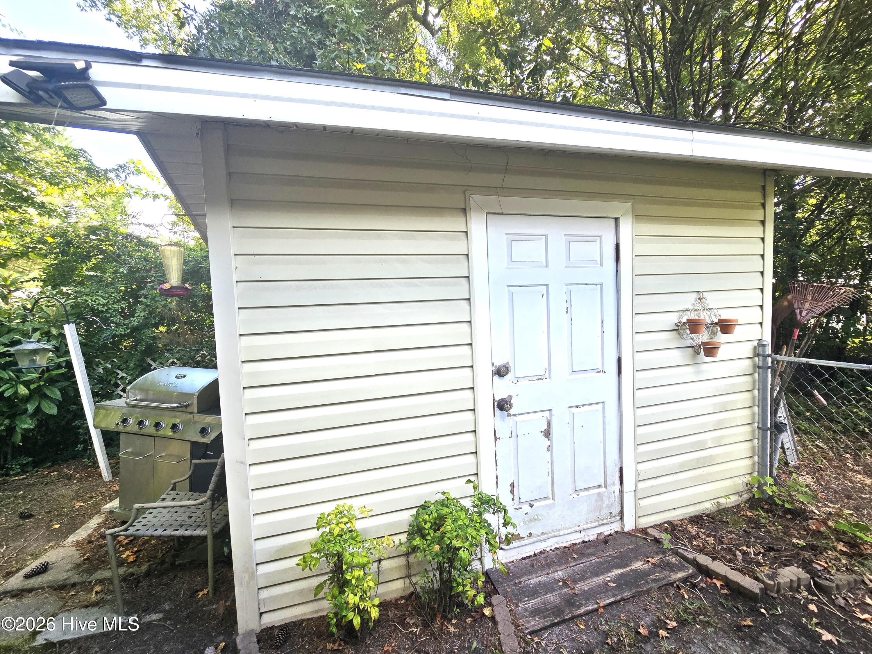 1014a Kings Way Property Photo 20