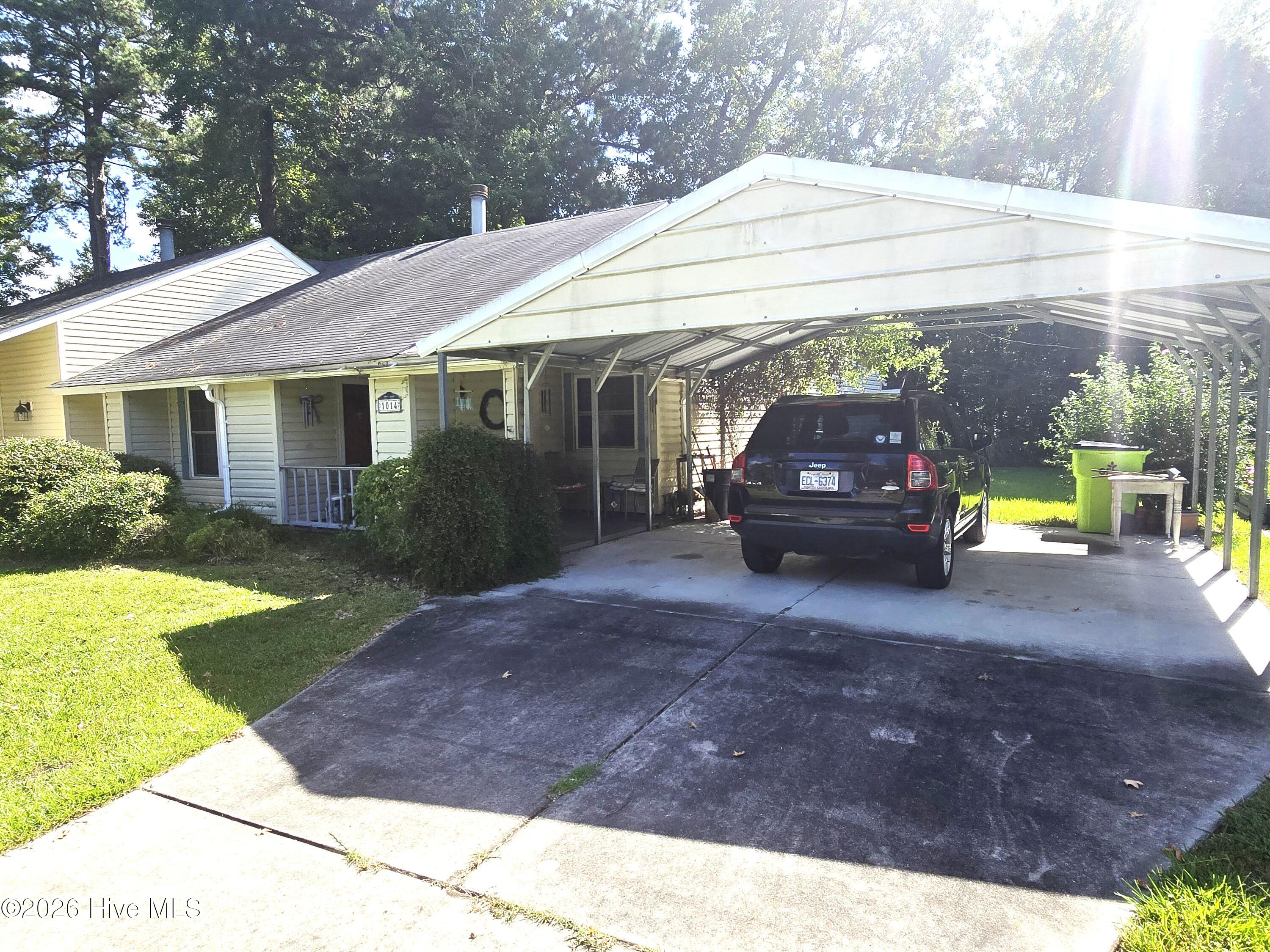 1014a Kings Way Property Photo 23