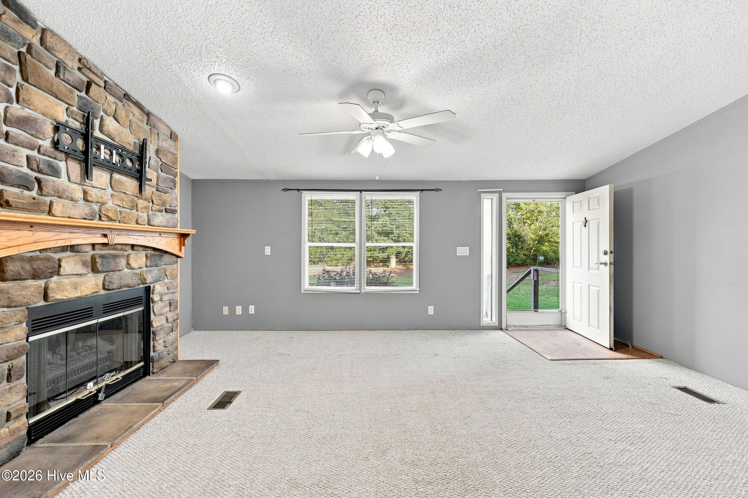 378 Neck Road Property Photo 6