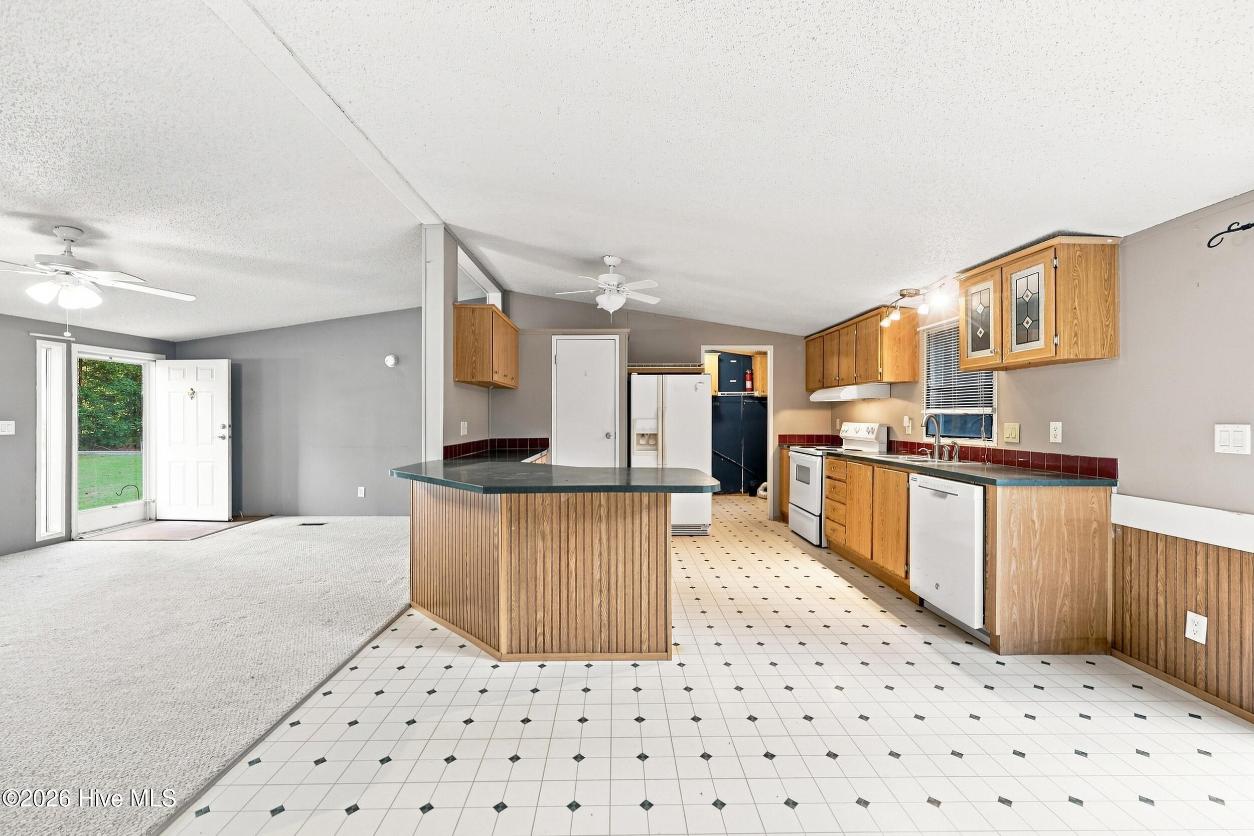 378 Neck Road Property Photo 7